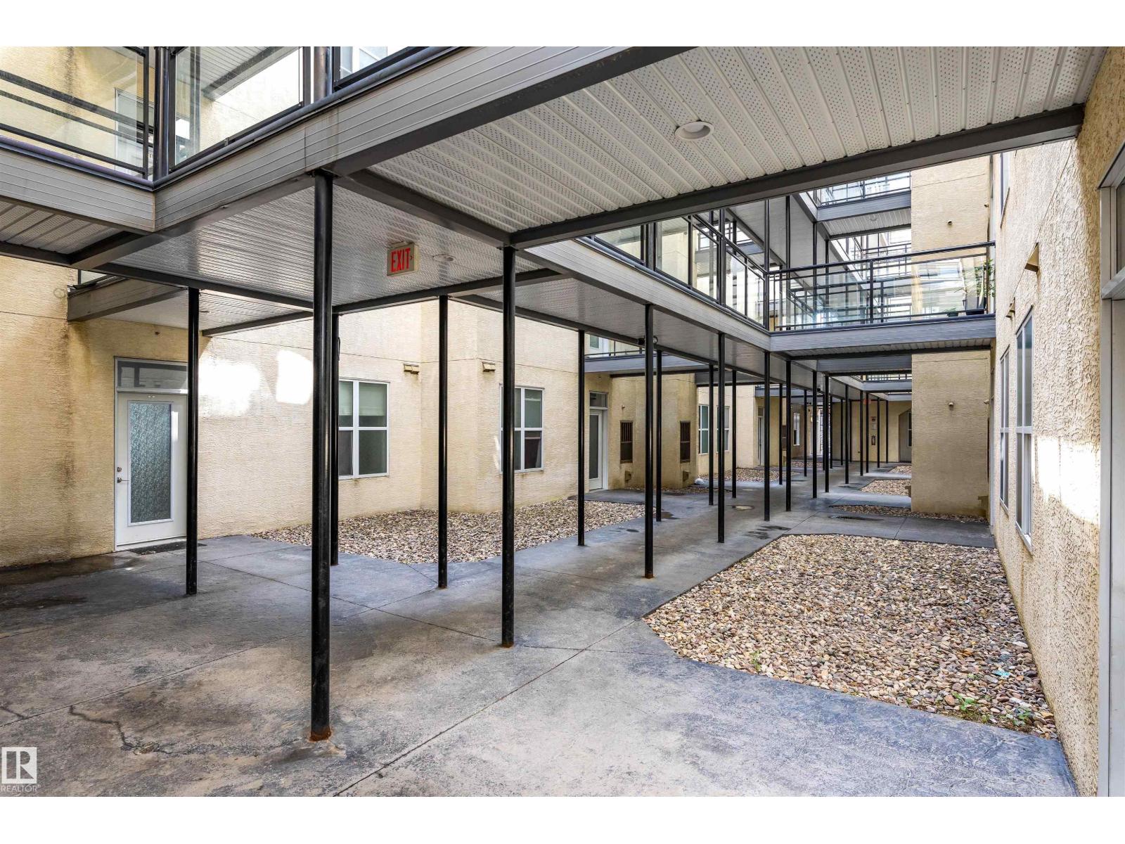 #105 10531 117 ST NW - 26