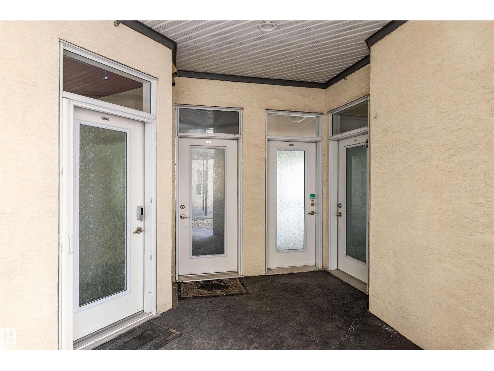 #105 10531 117 ST NW - 3