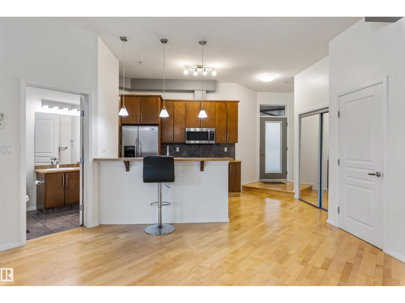 #105 10531 117 ST NW - 9