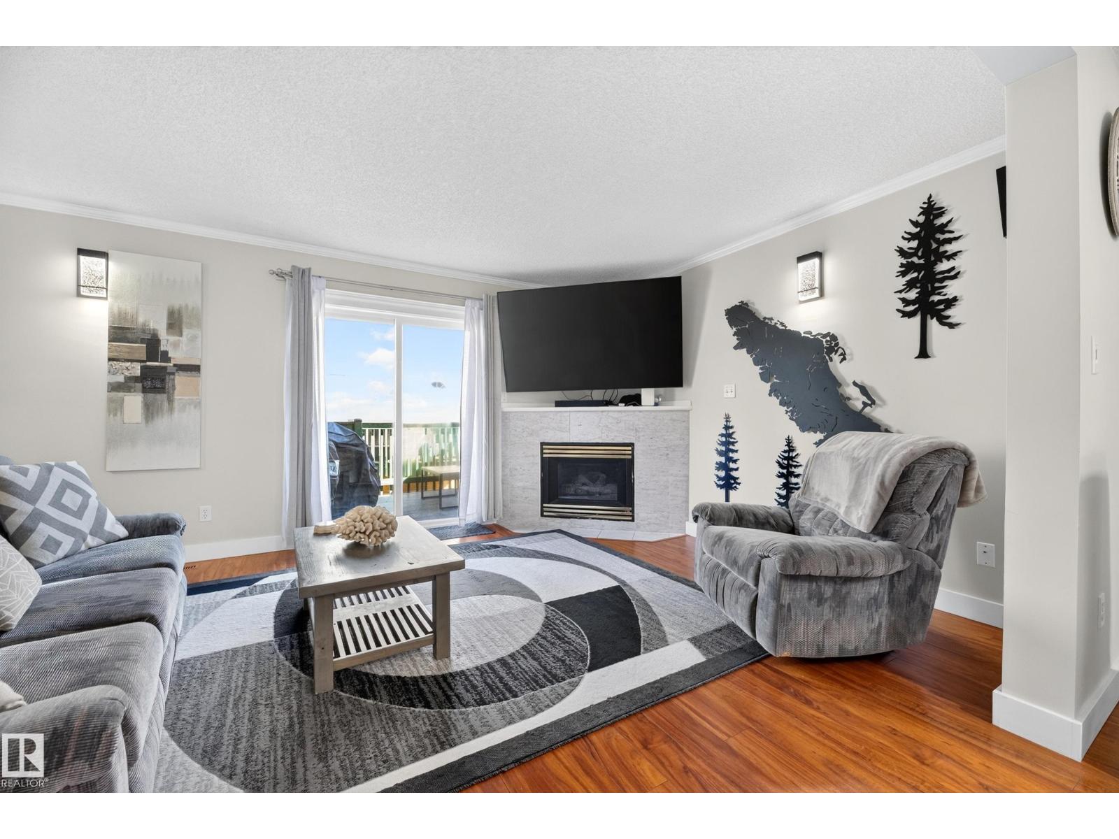 6514 19 AV NW - 14