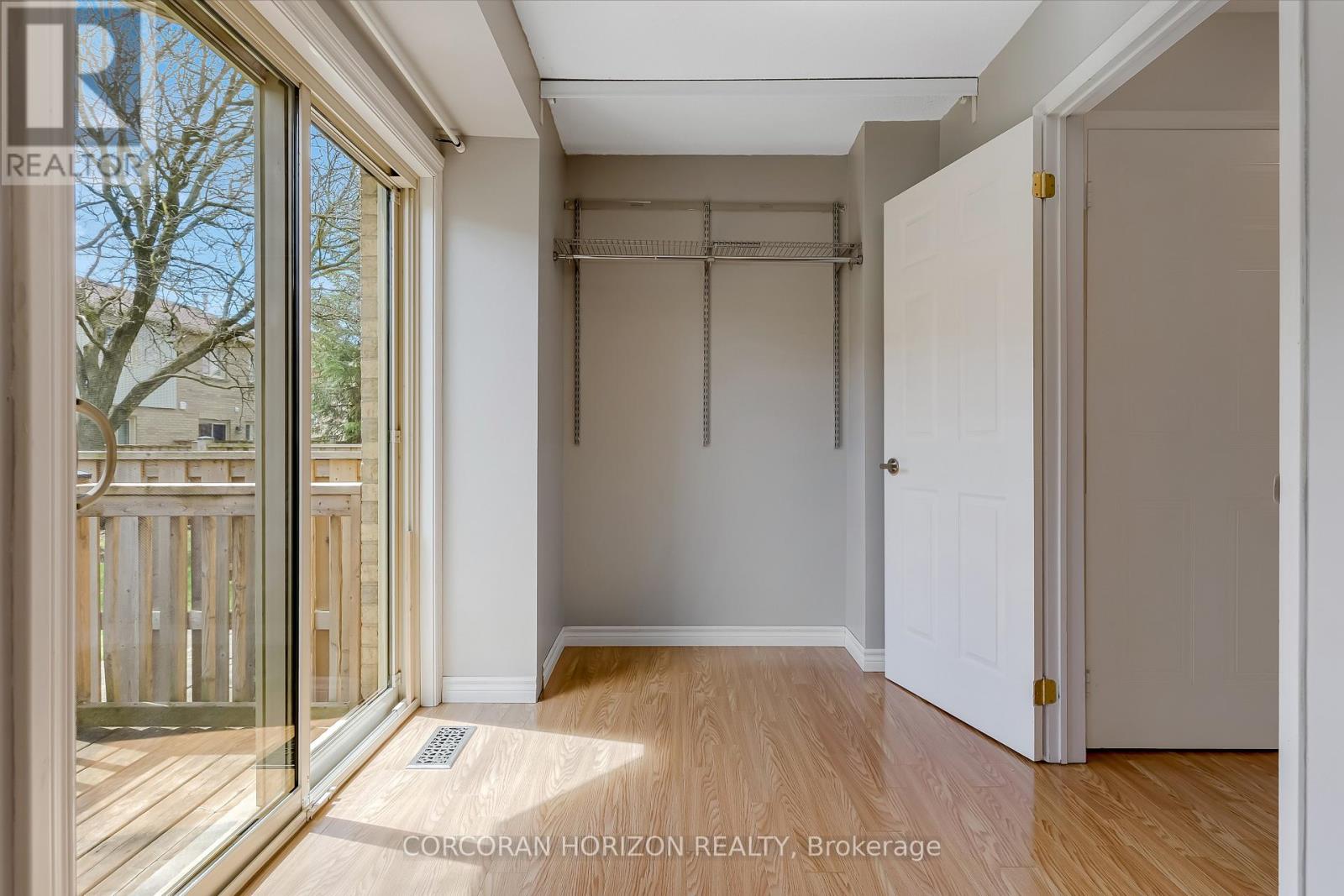 #74 302 COLLEGE AVENUE W - 11