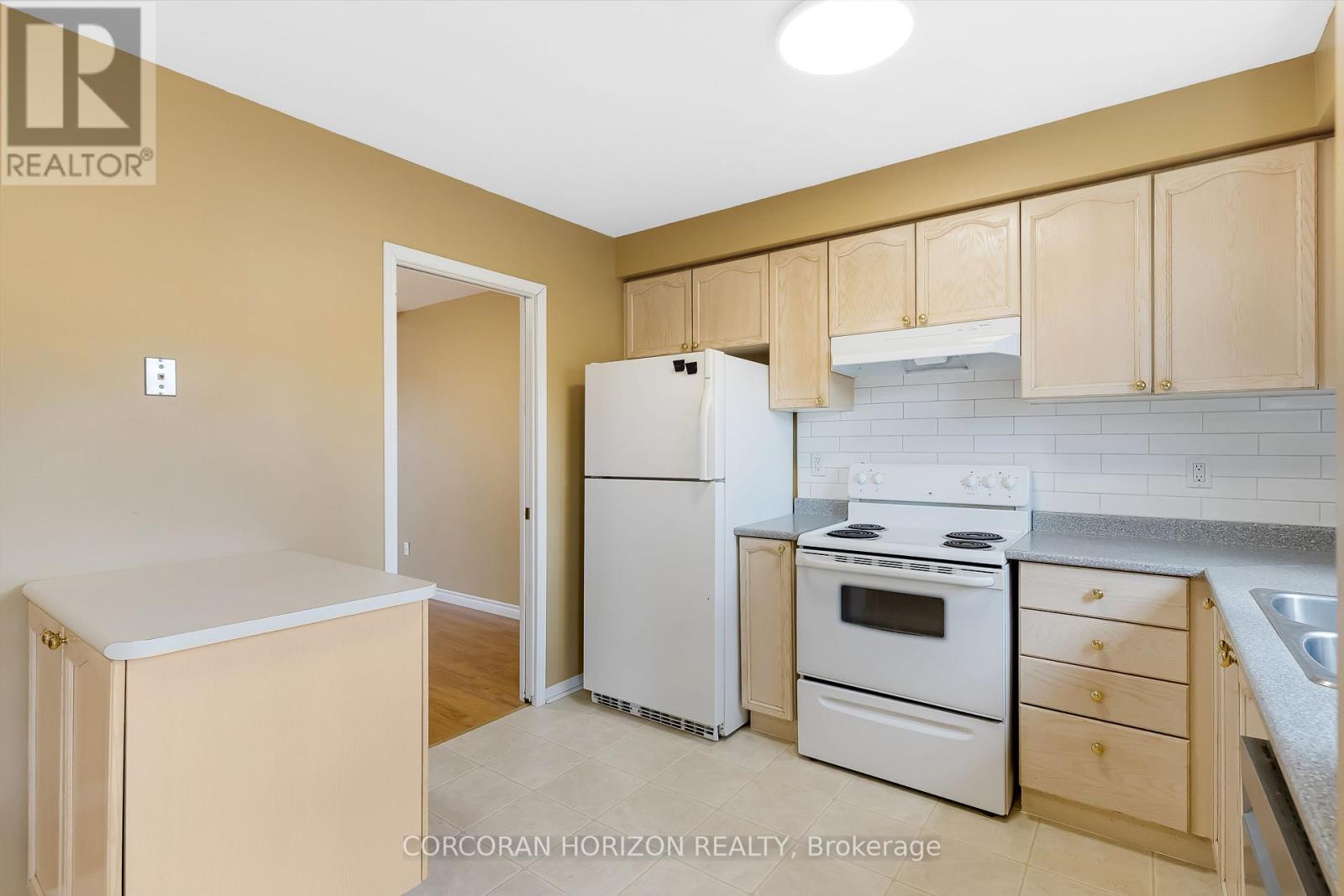 #74 302 COLLEGE AVENUE W - 16