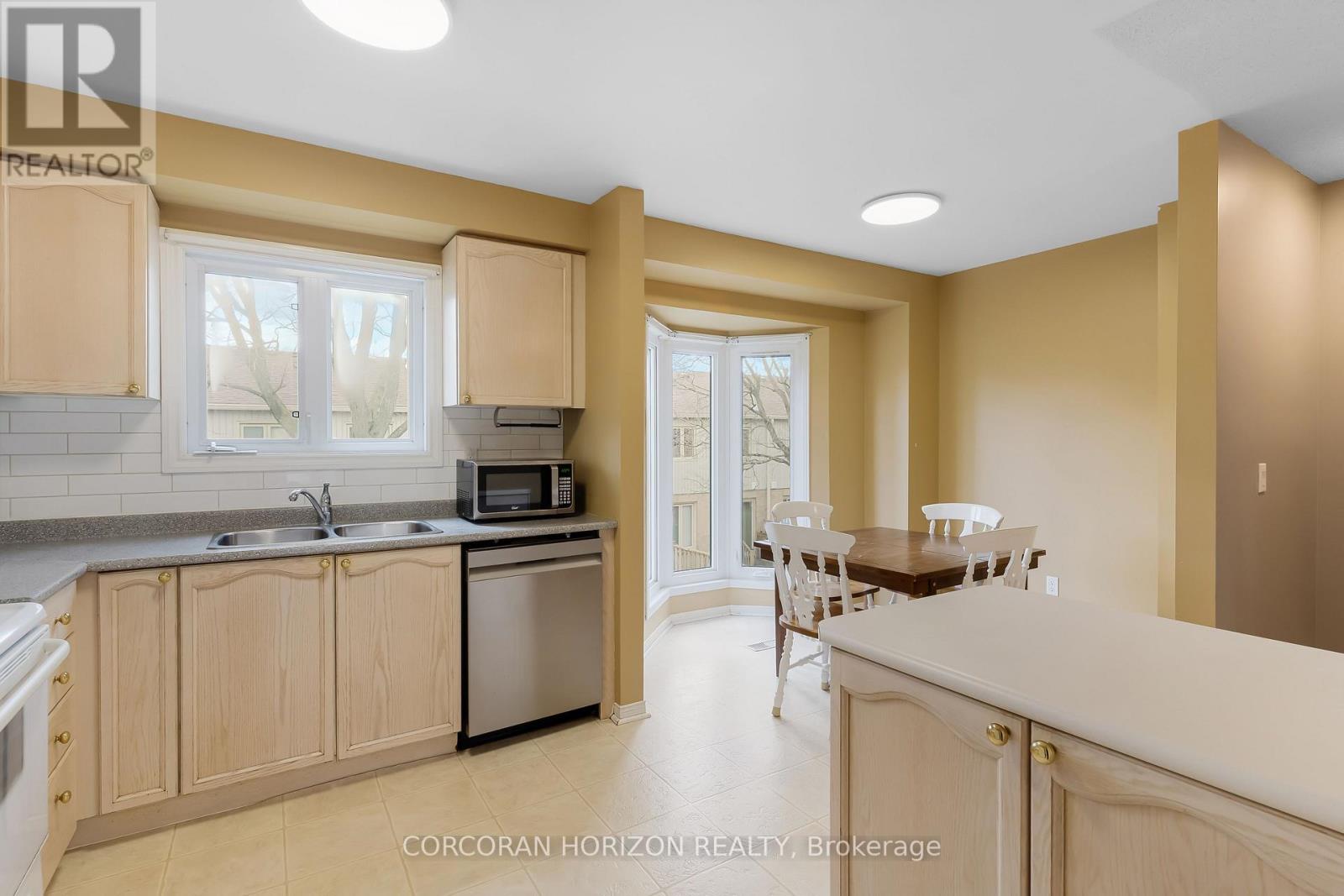 #74 302 COLLEGE AVENUE W - 17