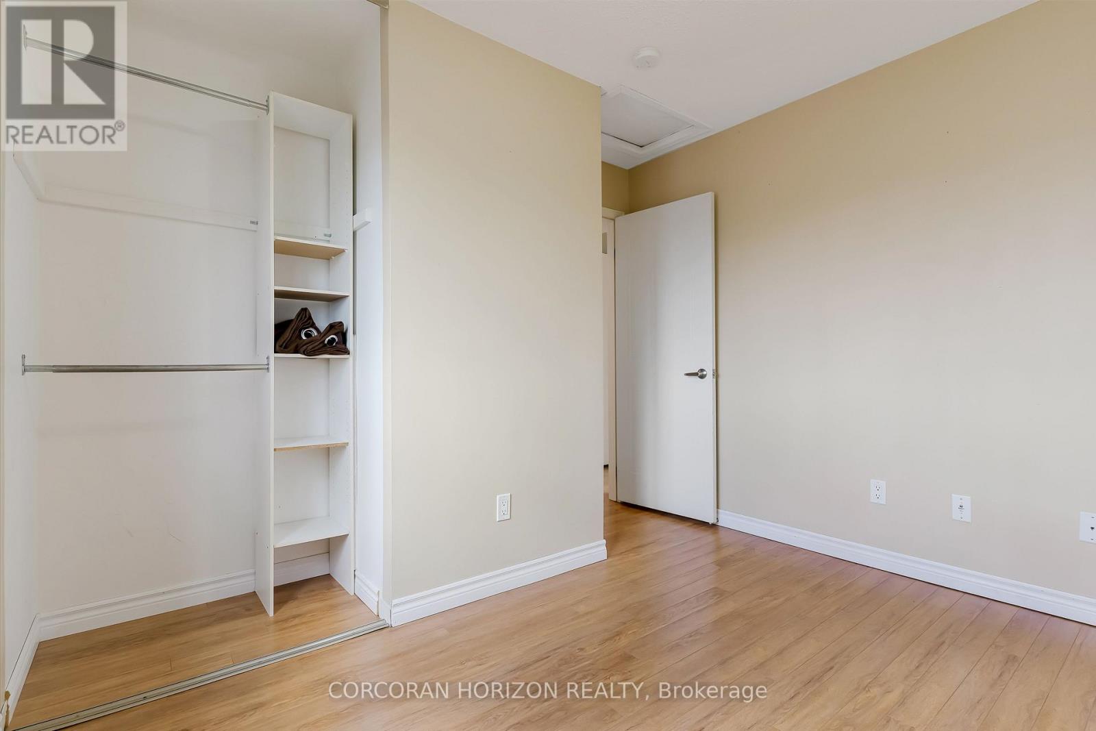 #74 302 COLLEGE AVENUE W - 33