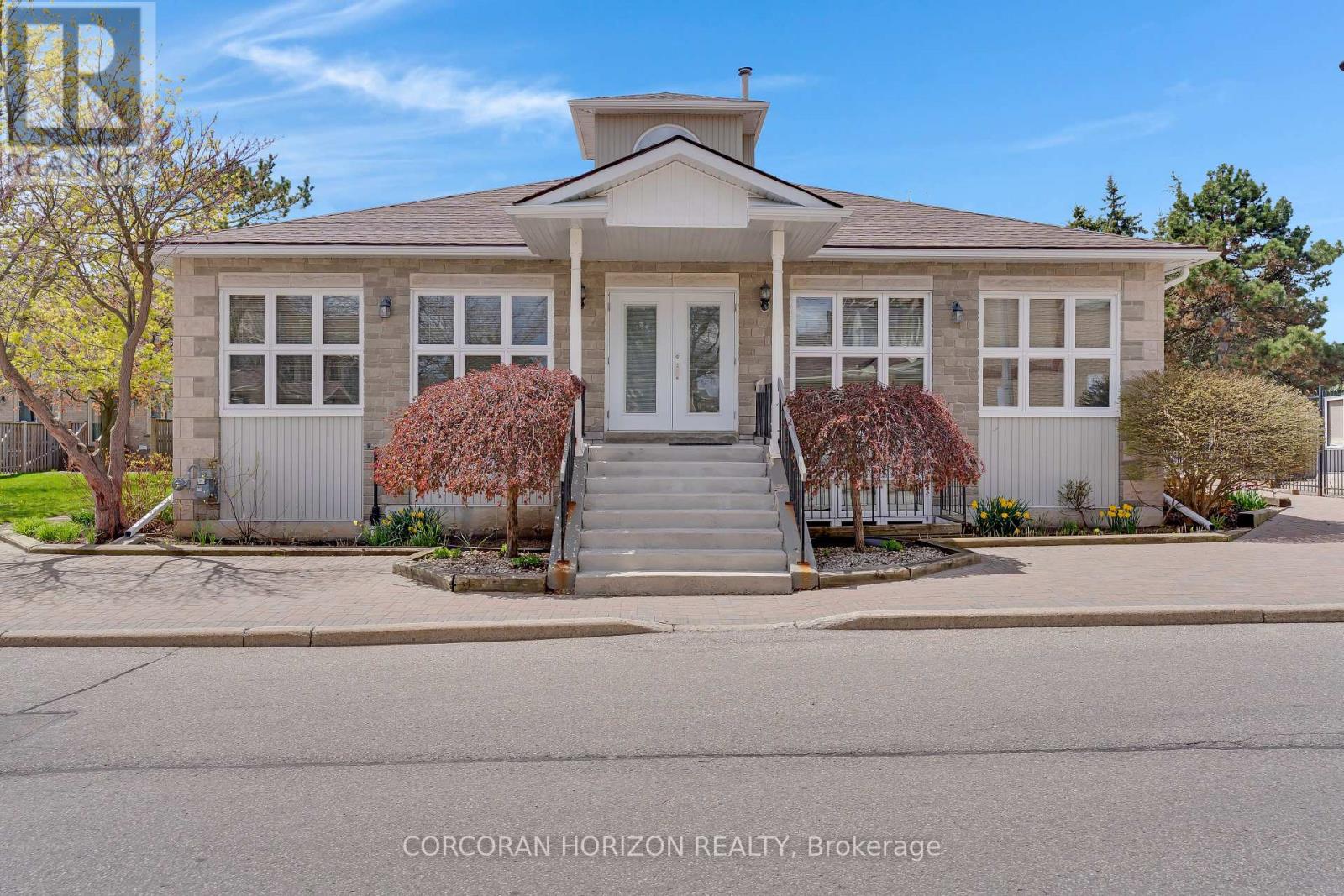 #74 302 COLLEGE AVENUE W - 45