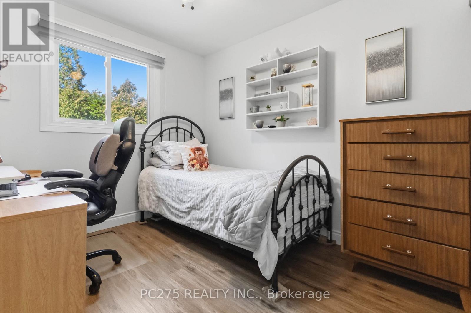 615 DEVERON CRESCENT - 23