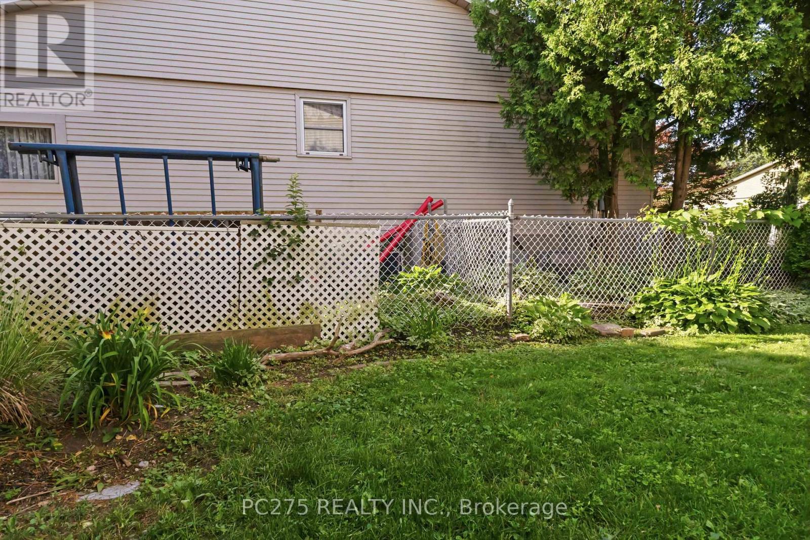 615 DEVERON CRESCENT - 38