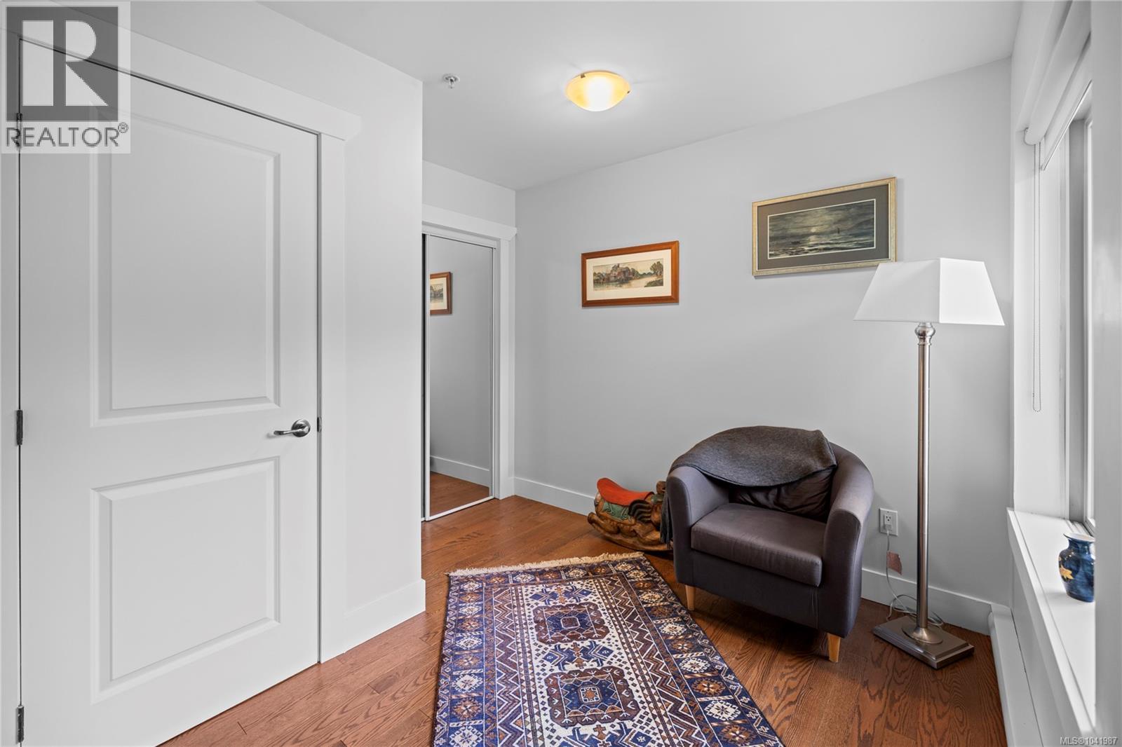 #302 1244 4th Ave - 23