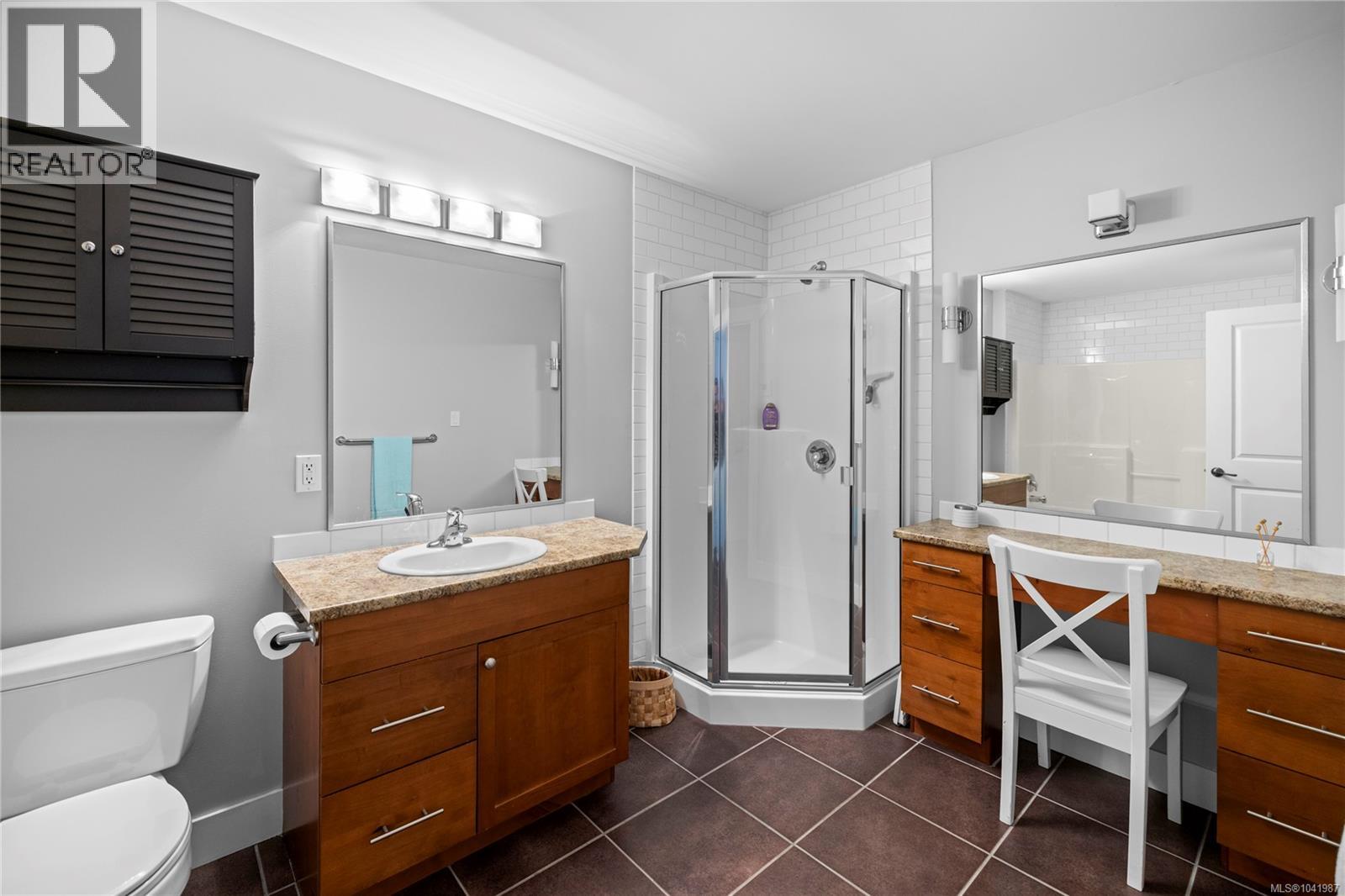 #302 1244 4th Ave - 26