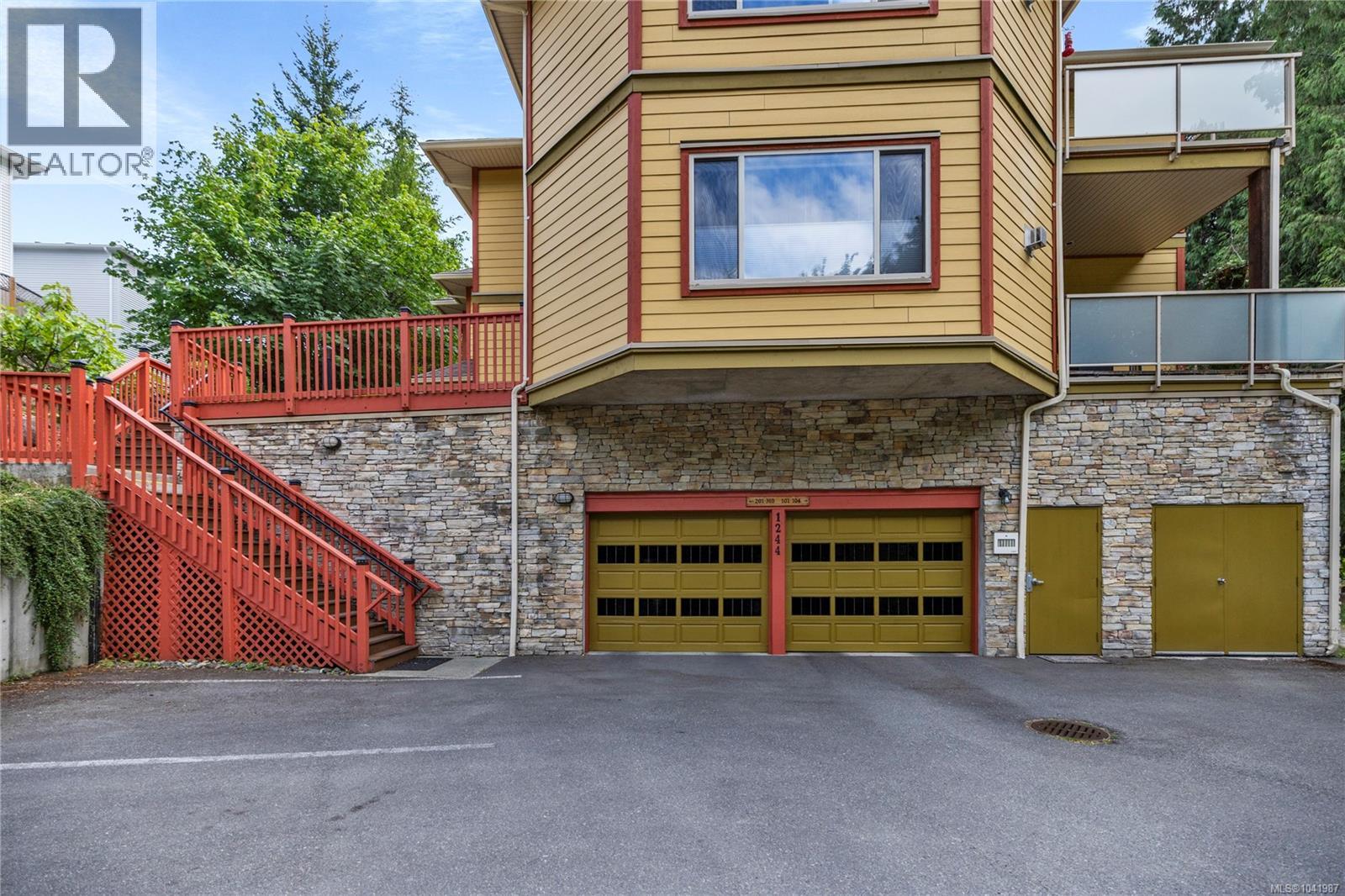 #302 1244 4th Ave - 30