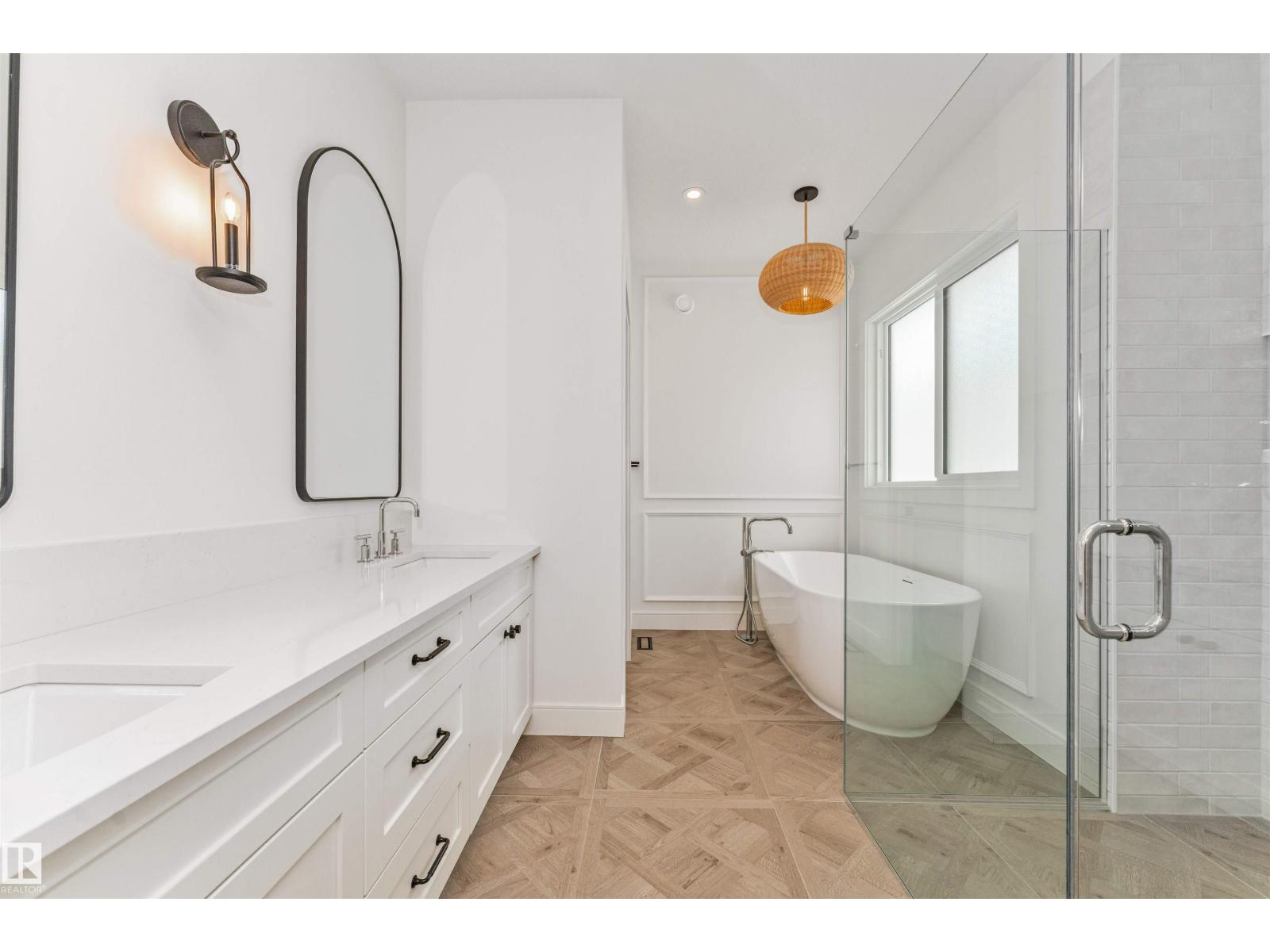 10439 144 ST NW - 54