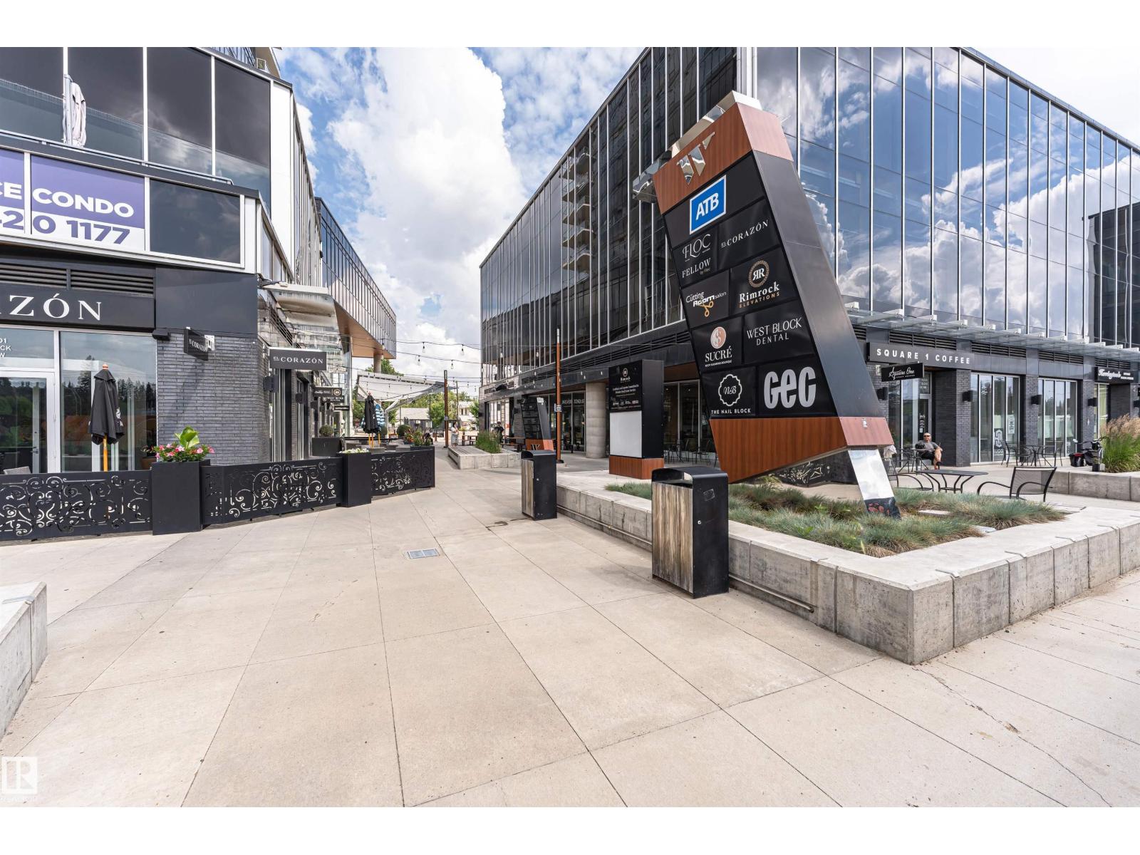 10439 144 ST NW - 73