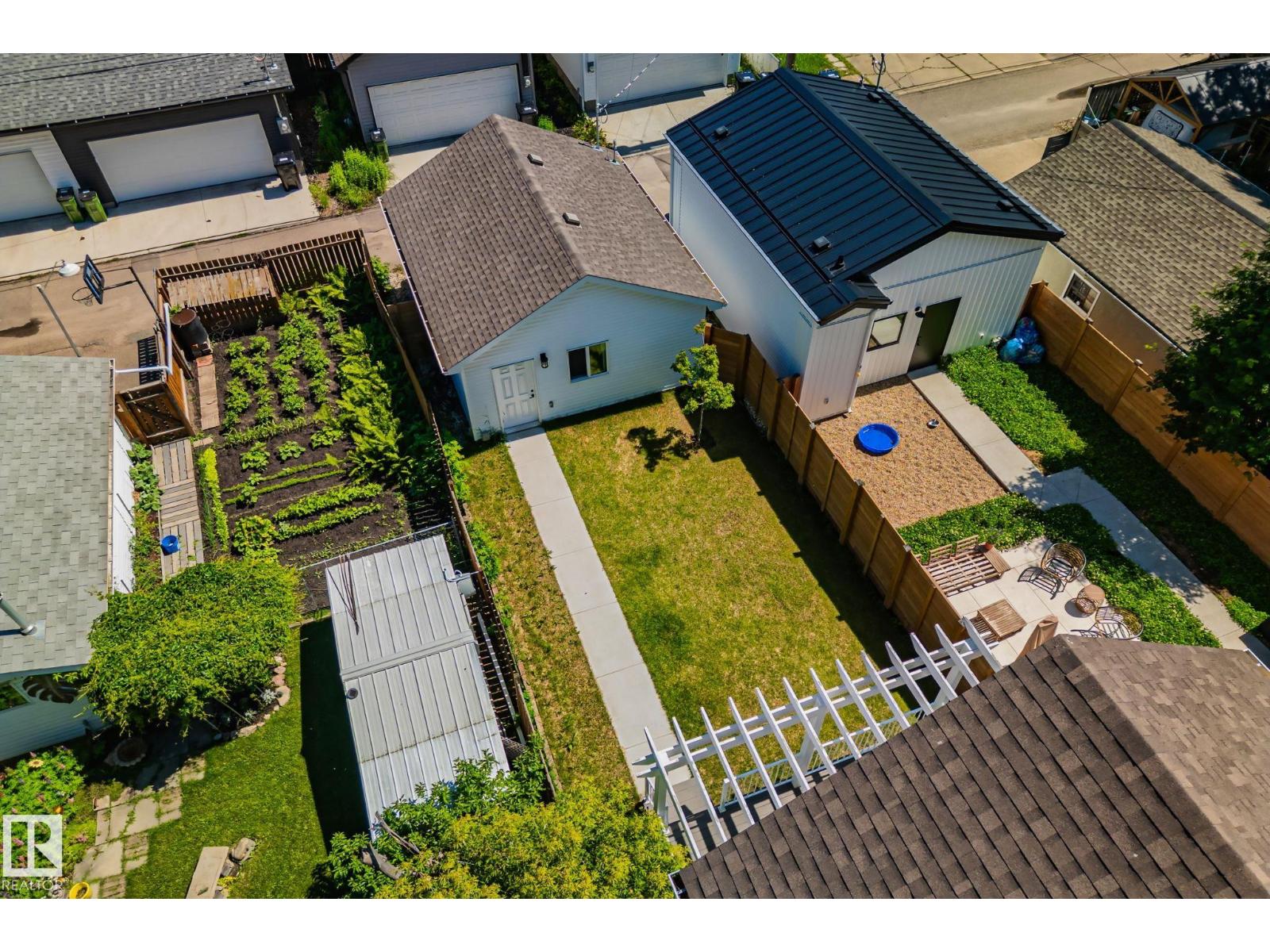 10439 144 ST NW - 71