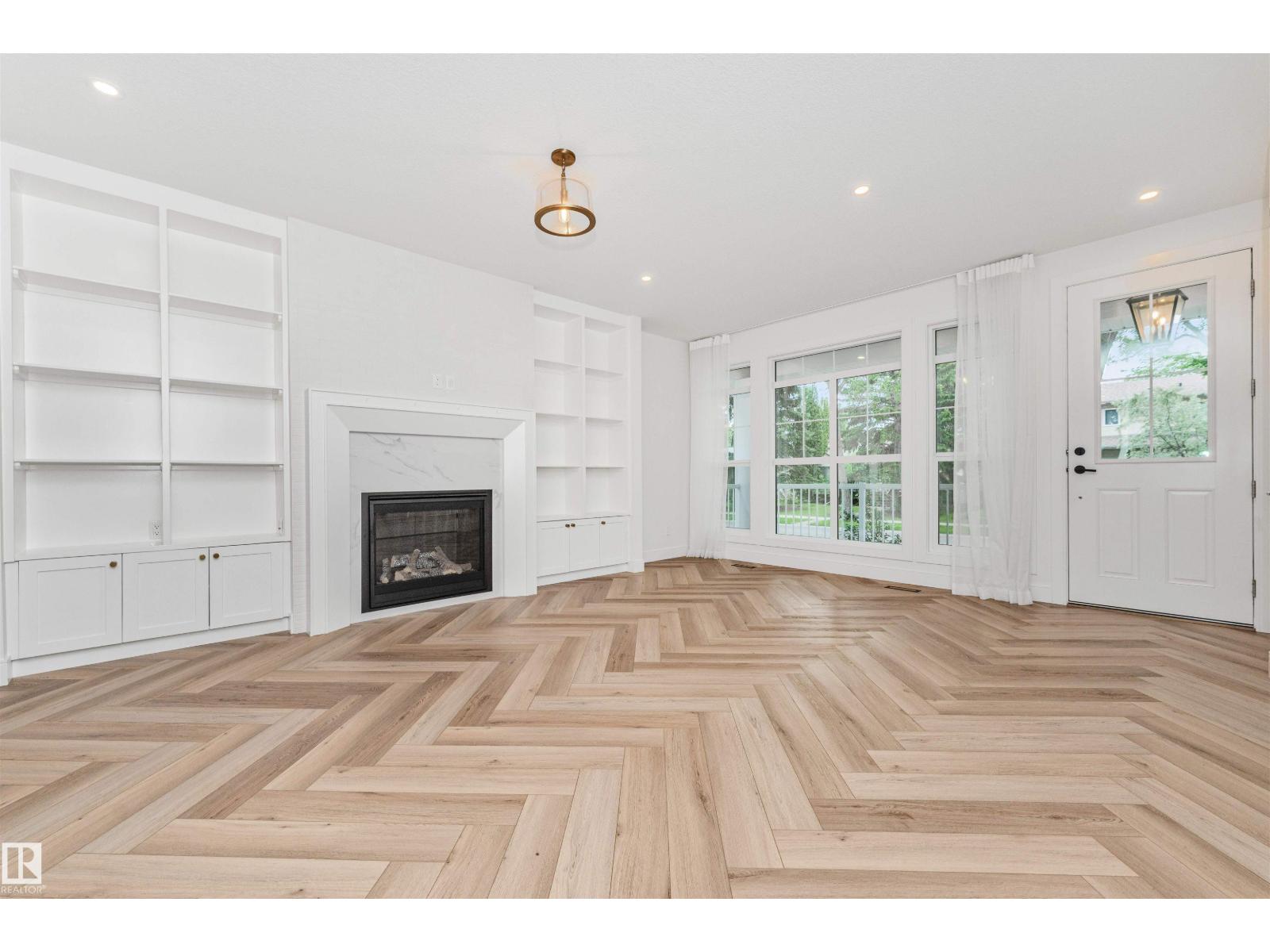 10439 144 ST NW - 32