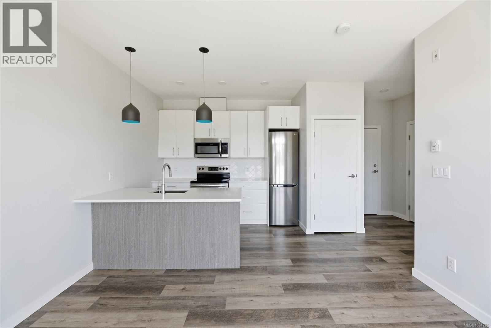 #303 1515 Redfern St - 6
