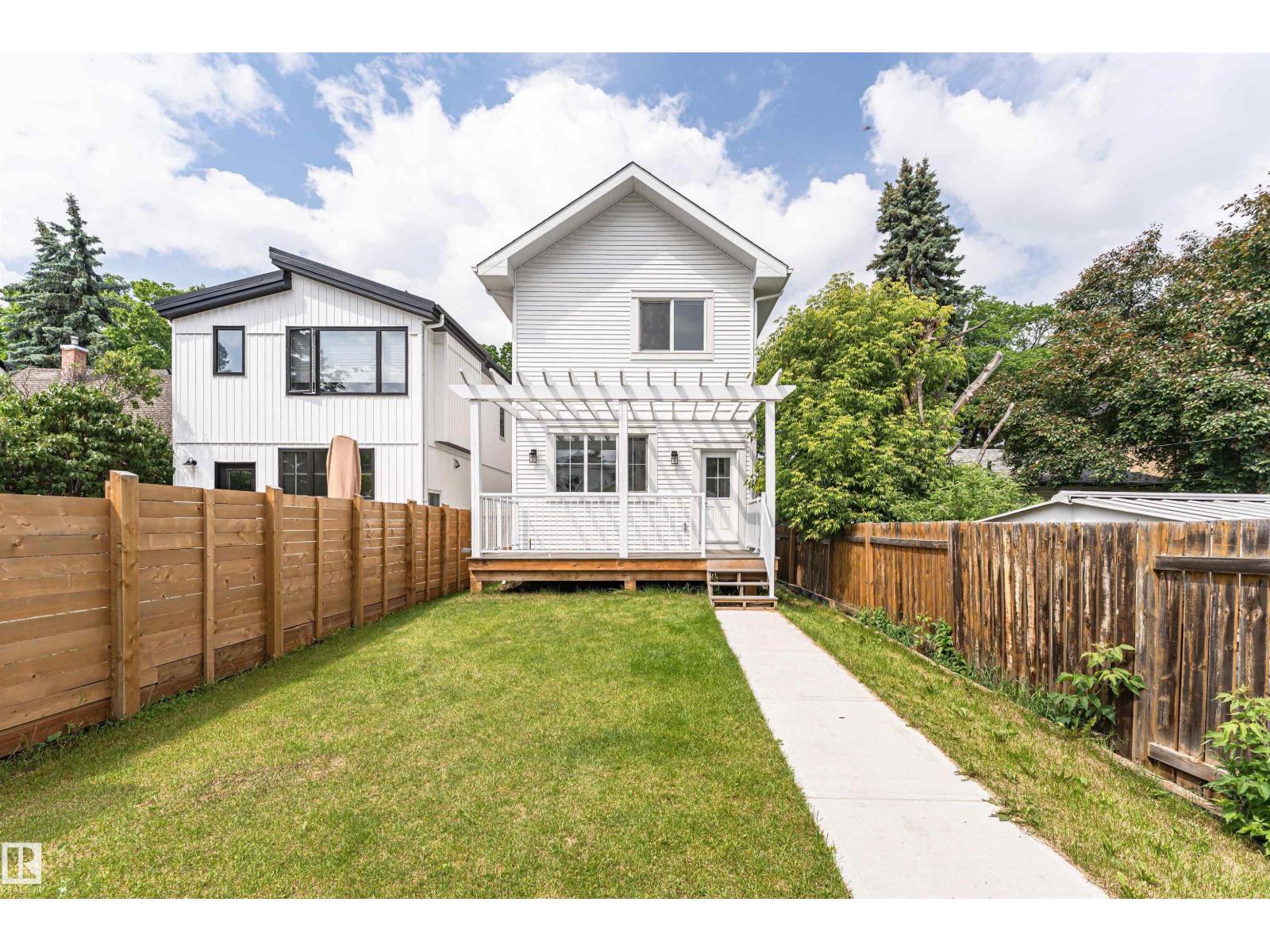 10439 144 ST NW - 70