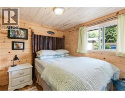 Kitchen - 1033 Seventh Ave, Ucluelet, BC V0R3A0 Photo 6