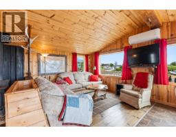 1033 Seventh Ave, Ucluelet, BC V0R3A0 Photo 16