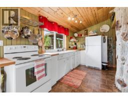 1033 Seventh Ave, Ucluelet, BC V0R3A0 Photo 17