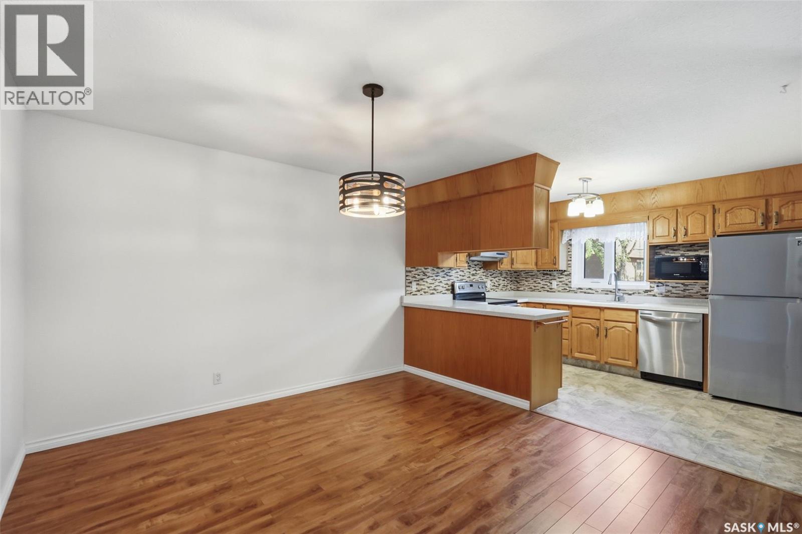 #104 3120 Louise STREET - 15