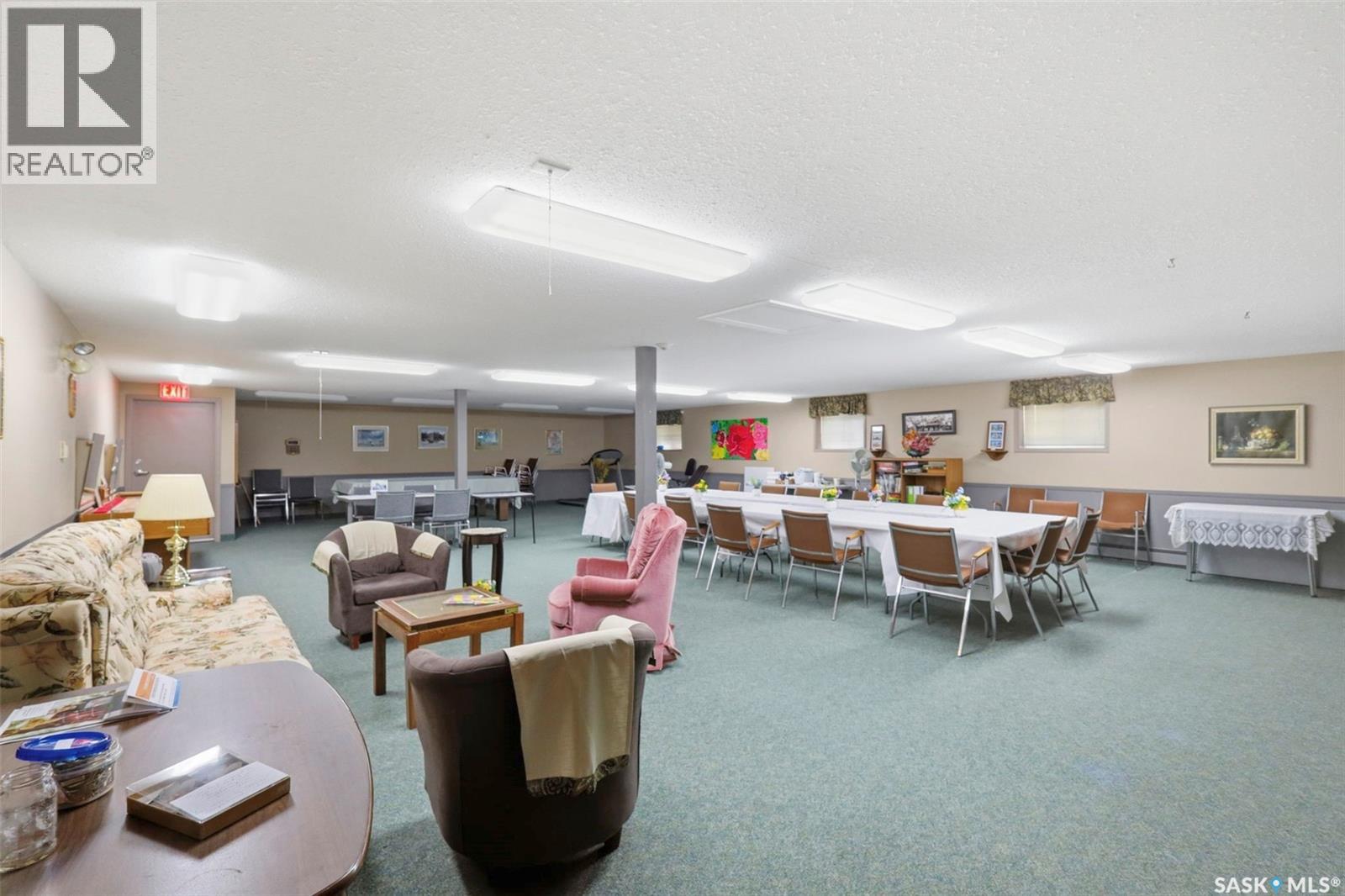 #104 3120 Louise STREET - 34