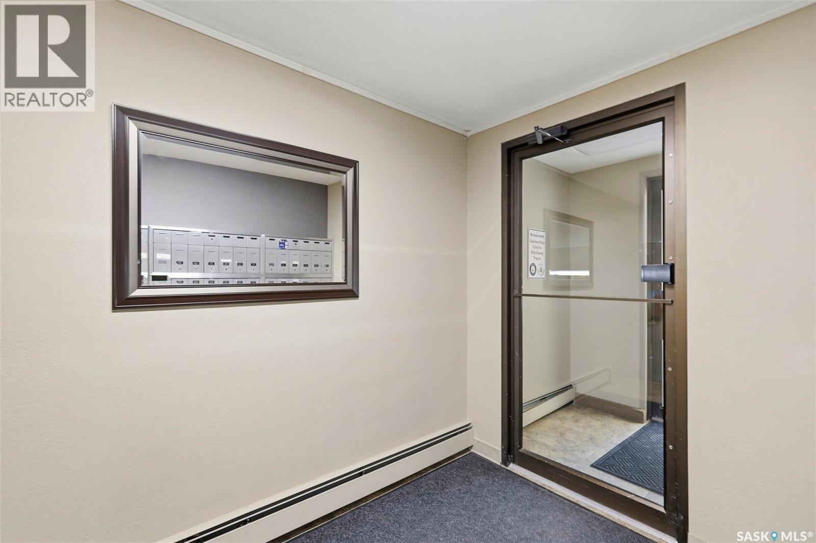 #104 3120 Louise STREET - 7
