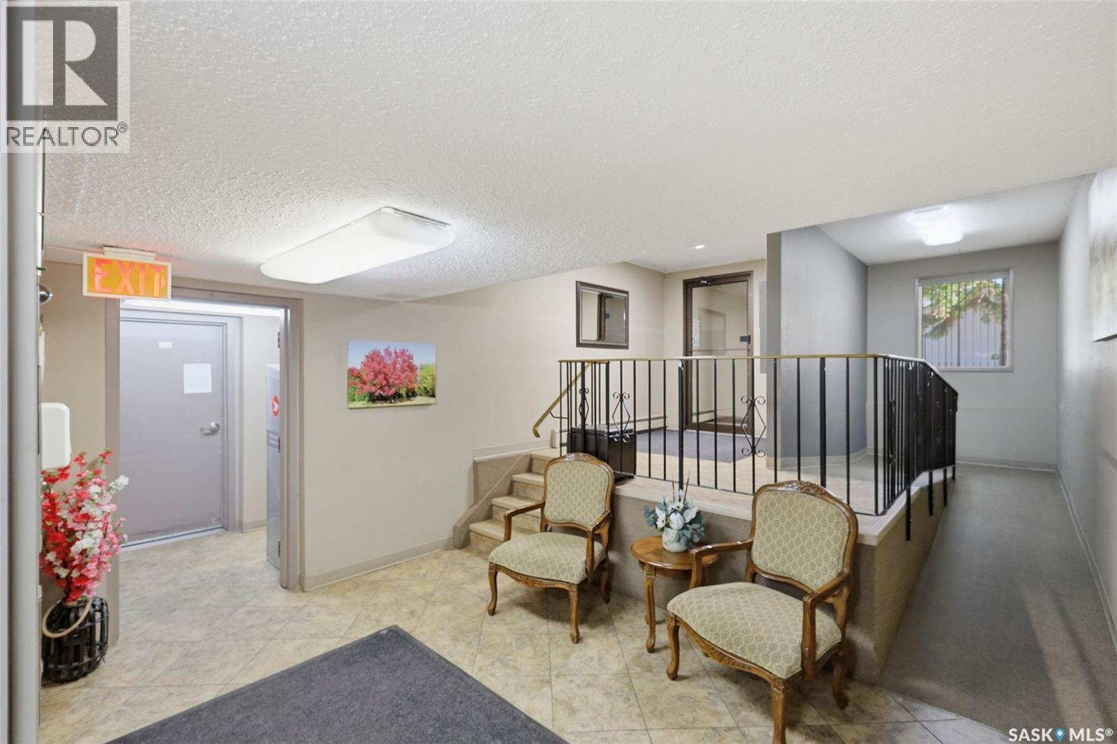 #104 3120 Louise STREET - 40