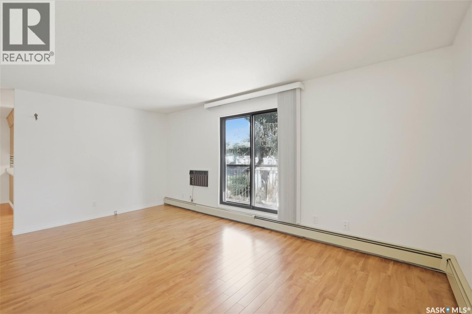 #104 3120 Louise STREET - 17