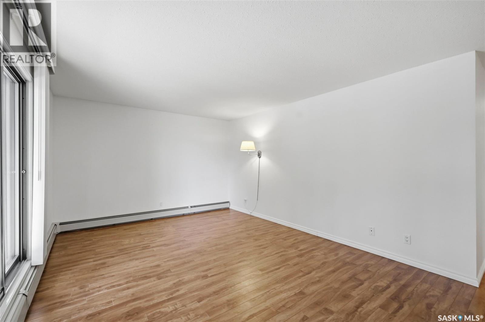 #104 3120 Louise STREET - 22