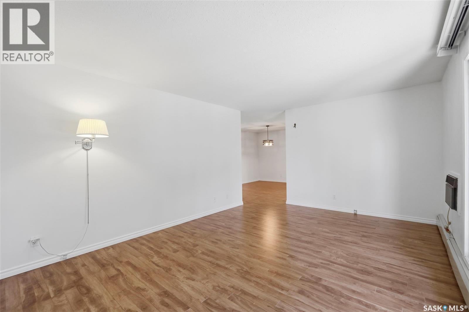 #104 3120 Louise STREET - 23