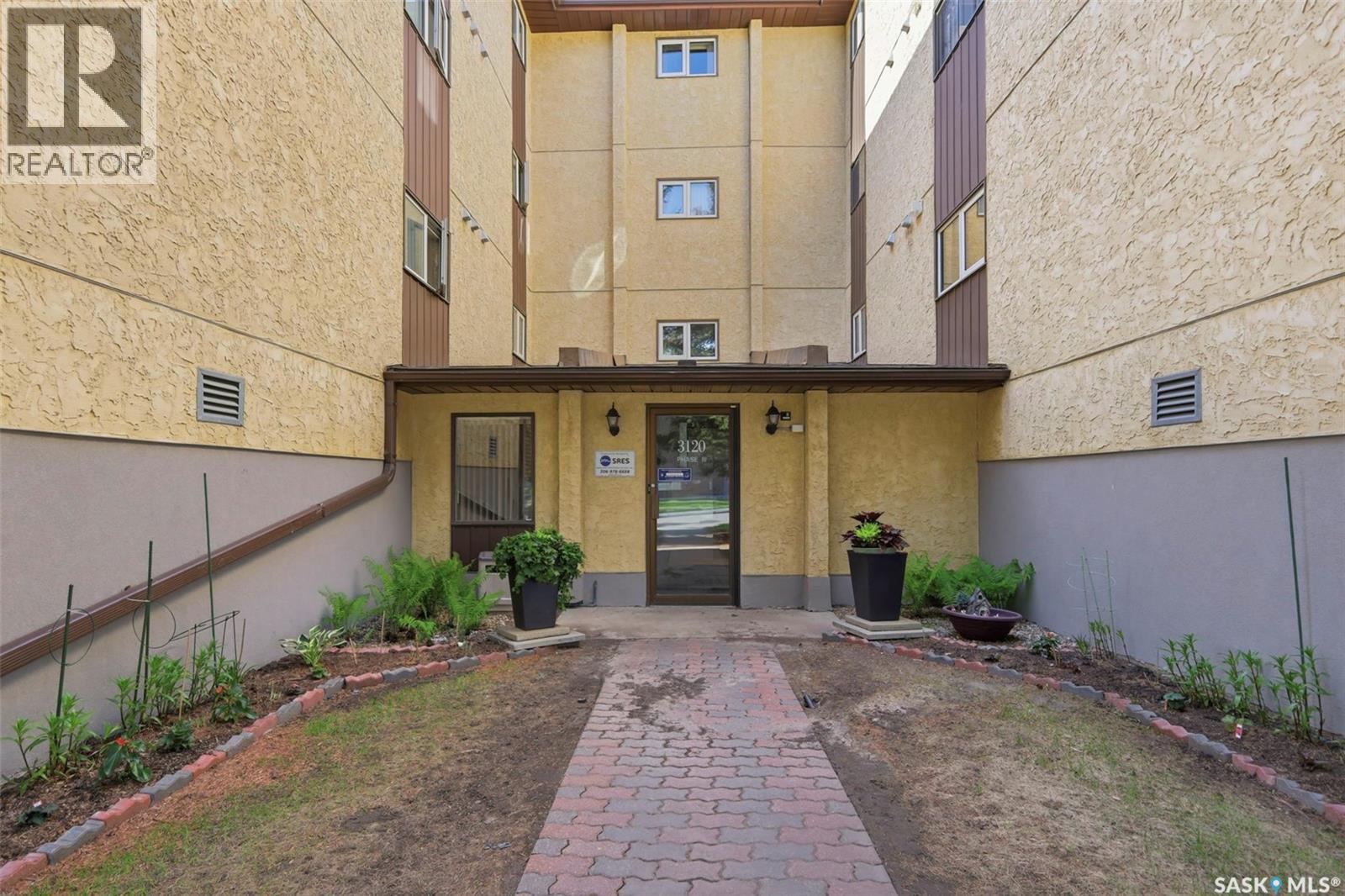 #104 3120 Louise STREET - 5