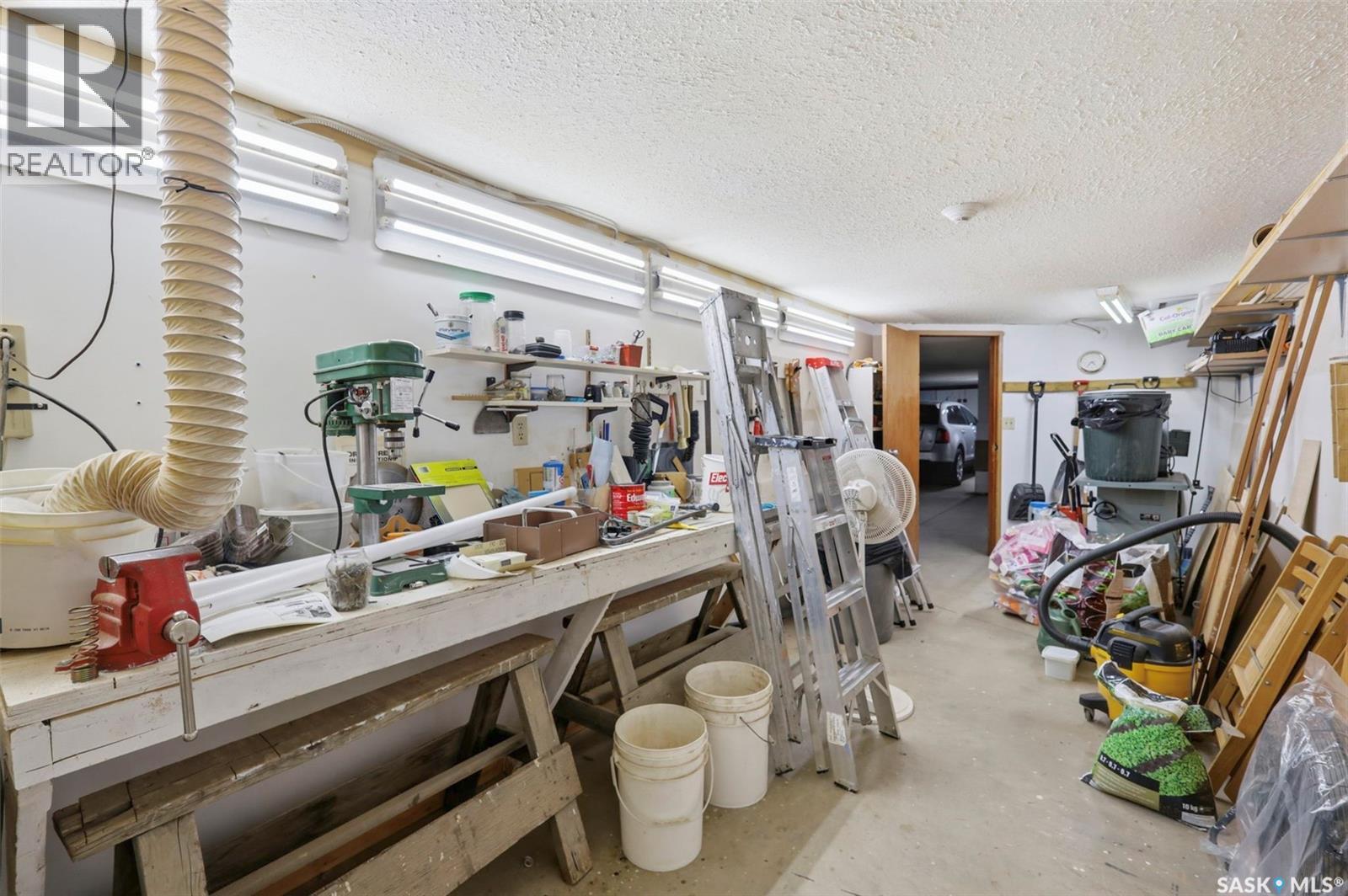 #104 3120 Louise STREET - 45