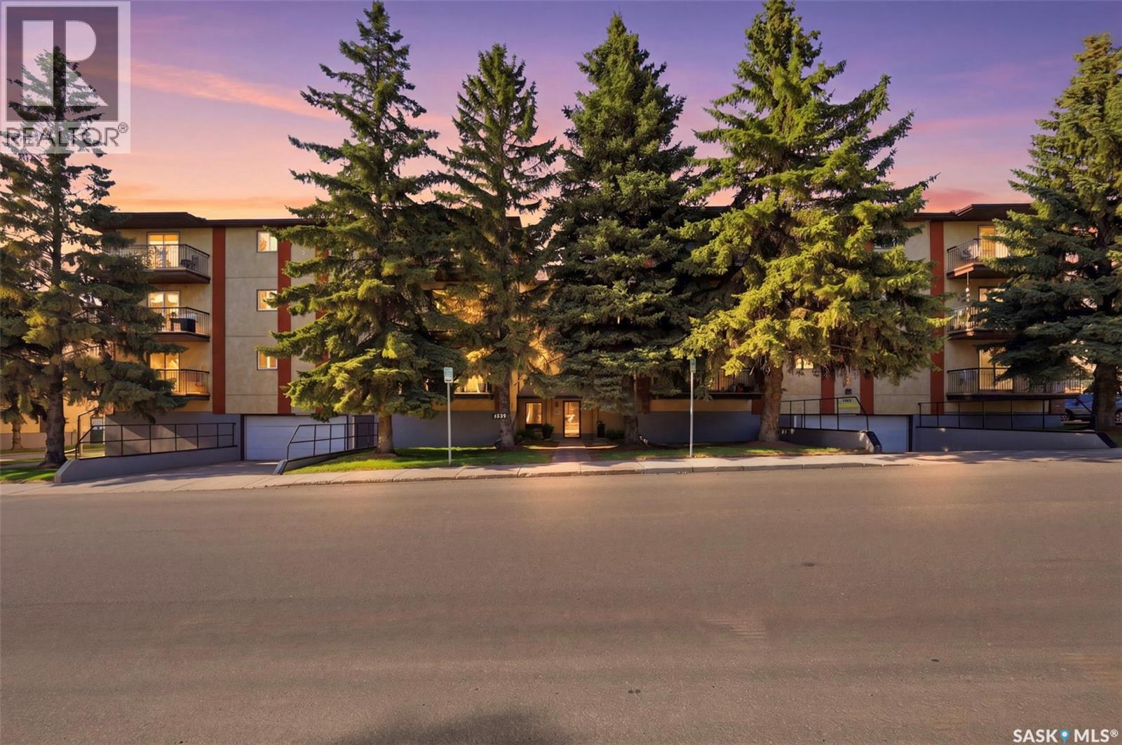#104 3120 Louise STREET - 2