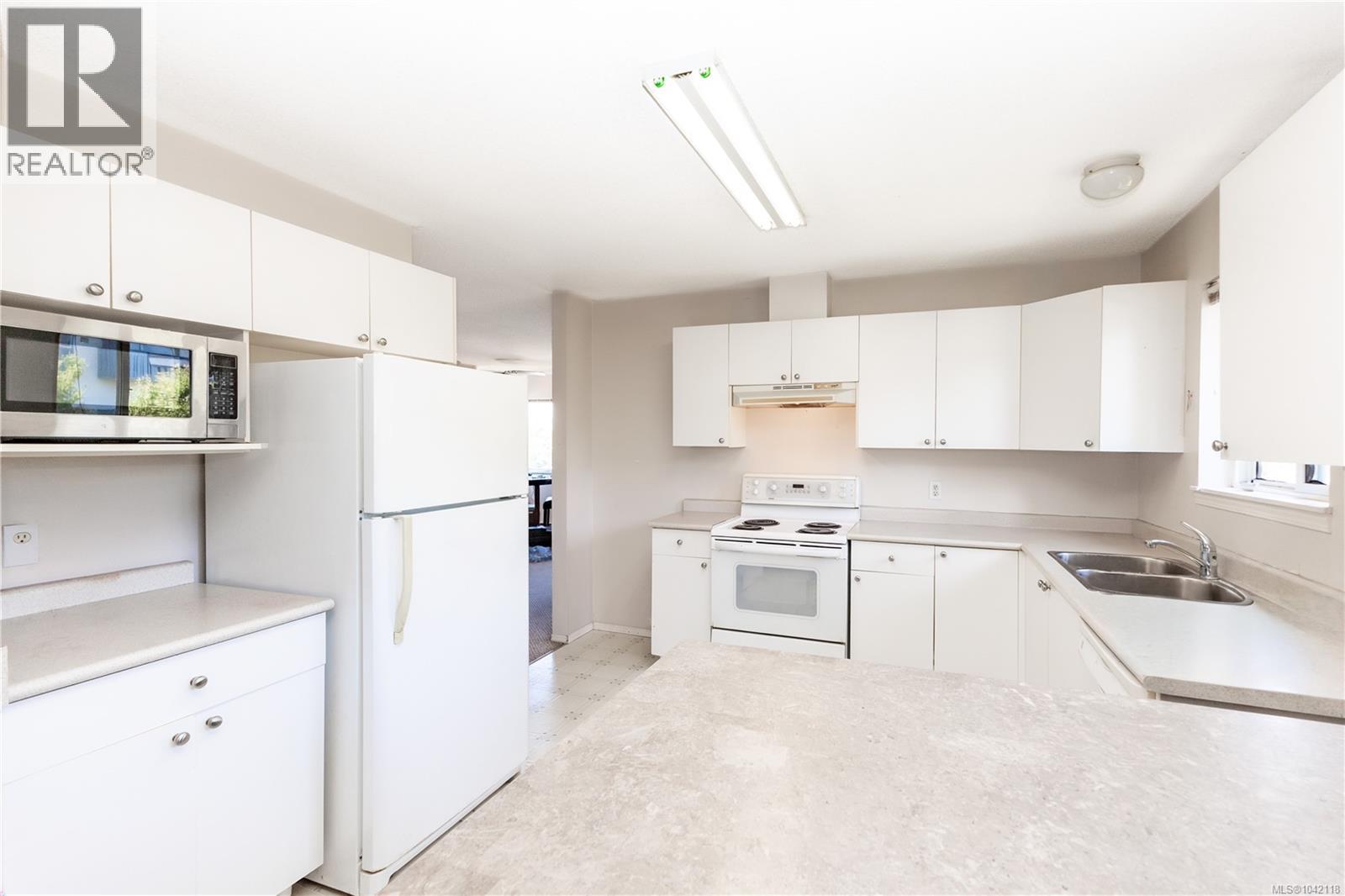 859 9th Ave - 14
