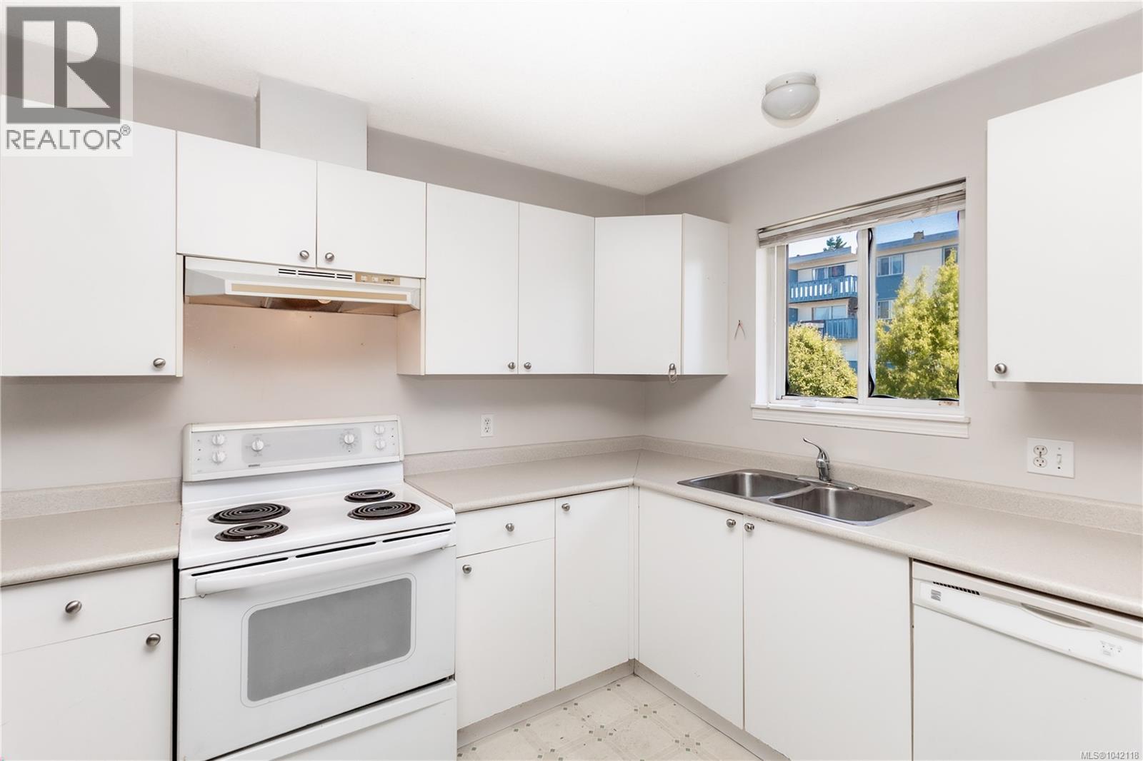 859 9th Ave - 15