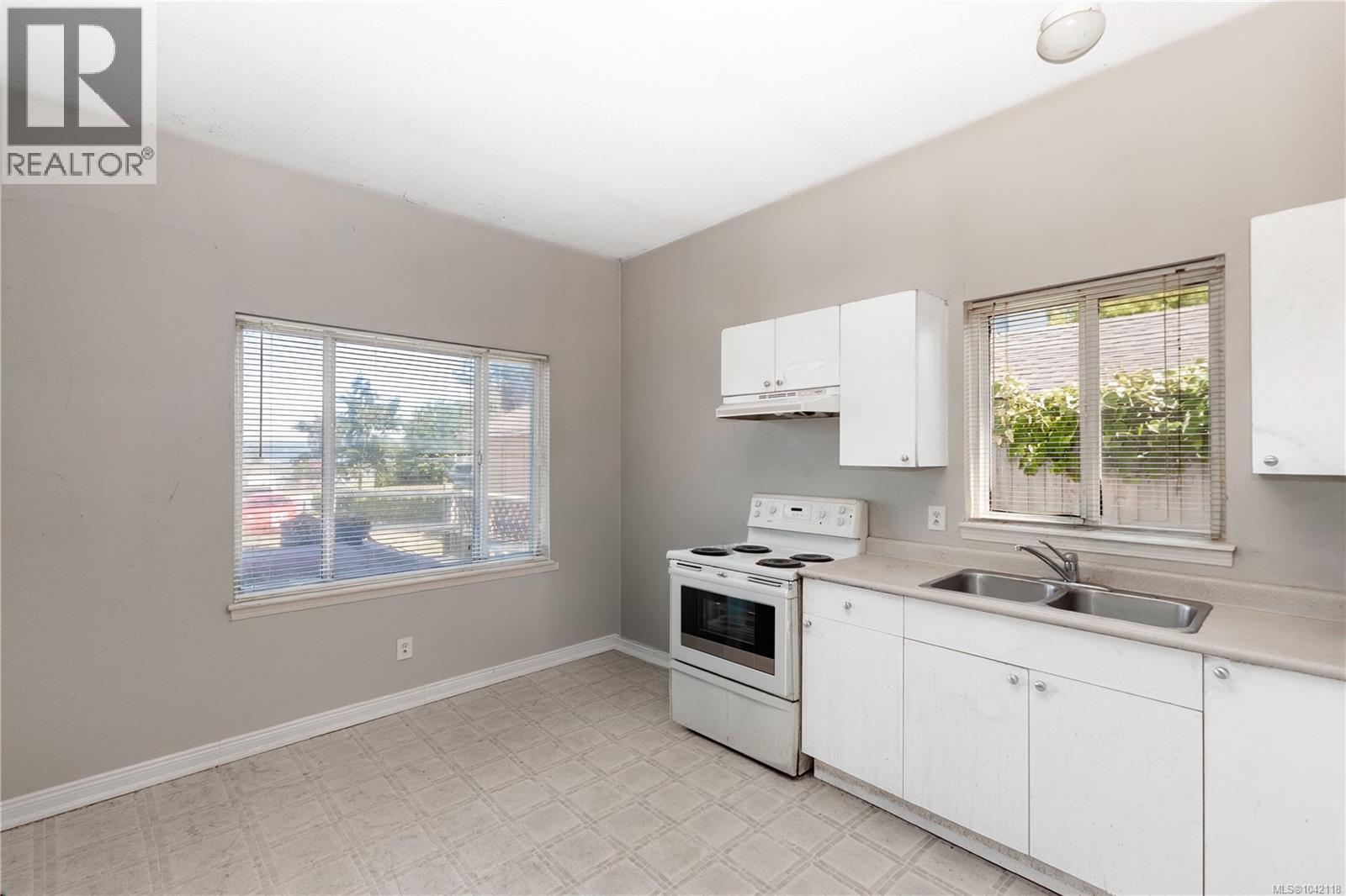 859 9th Ave - 24