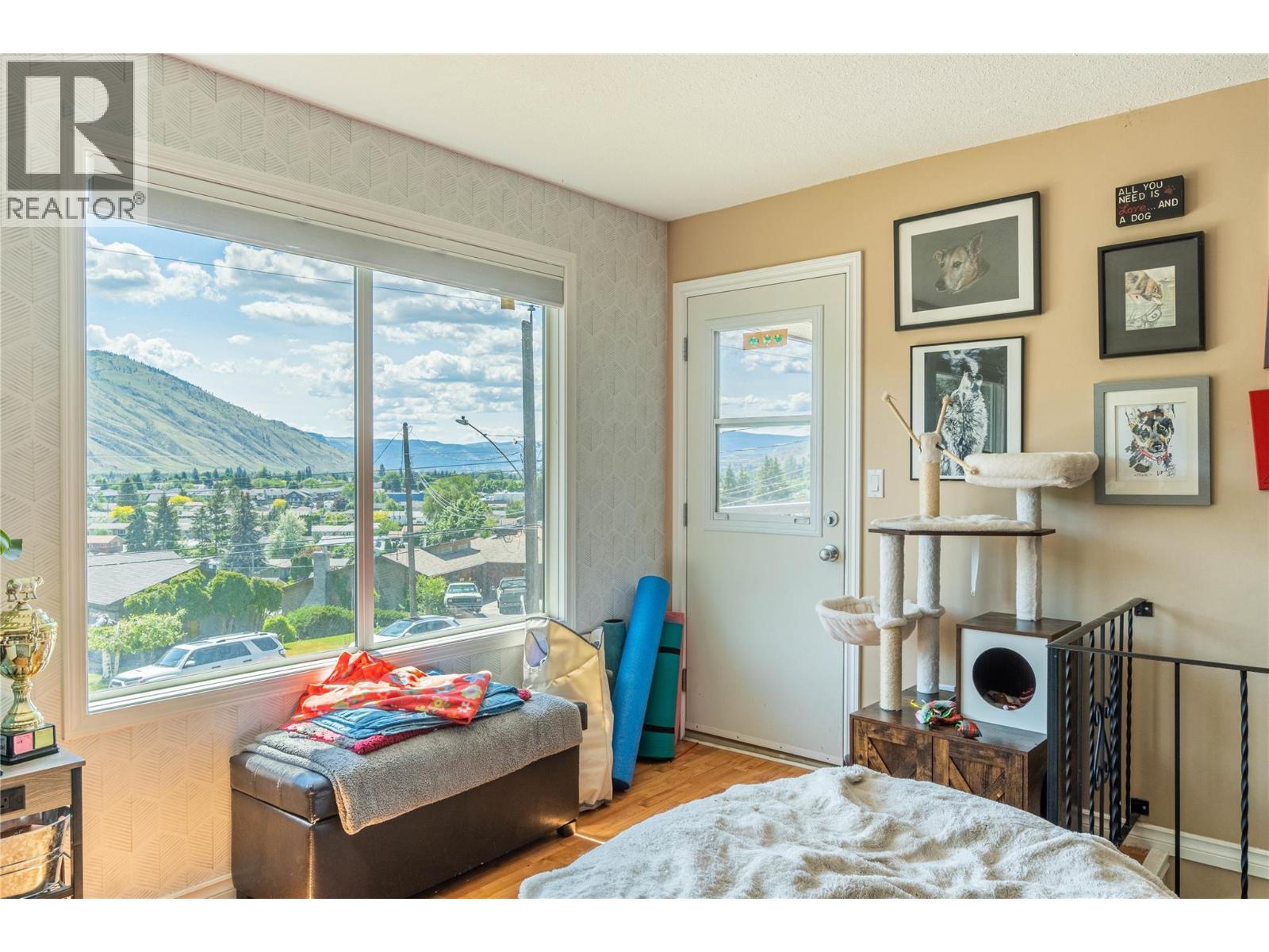 968 SICAMORE Drive - Image 4