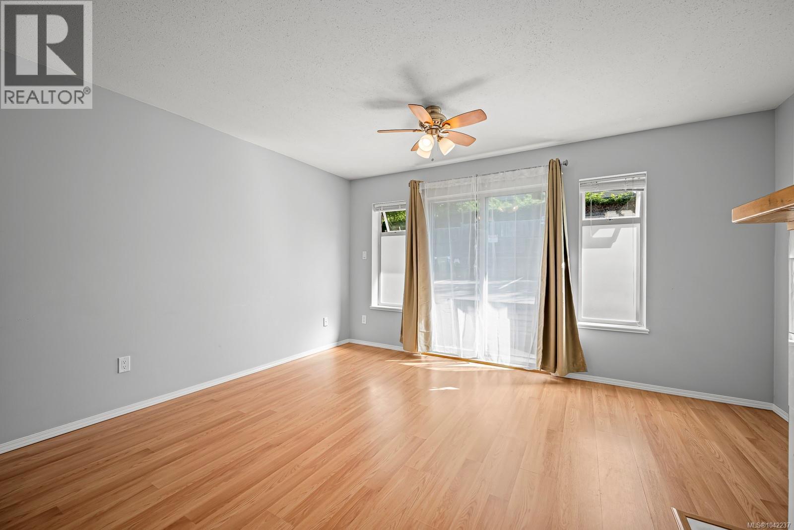 #103 4700 Alderwood Pl - 10