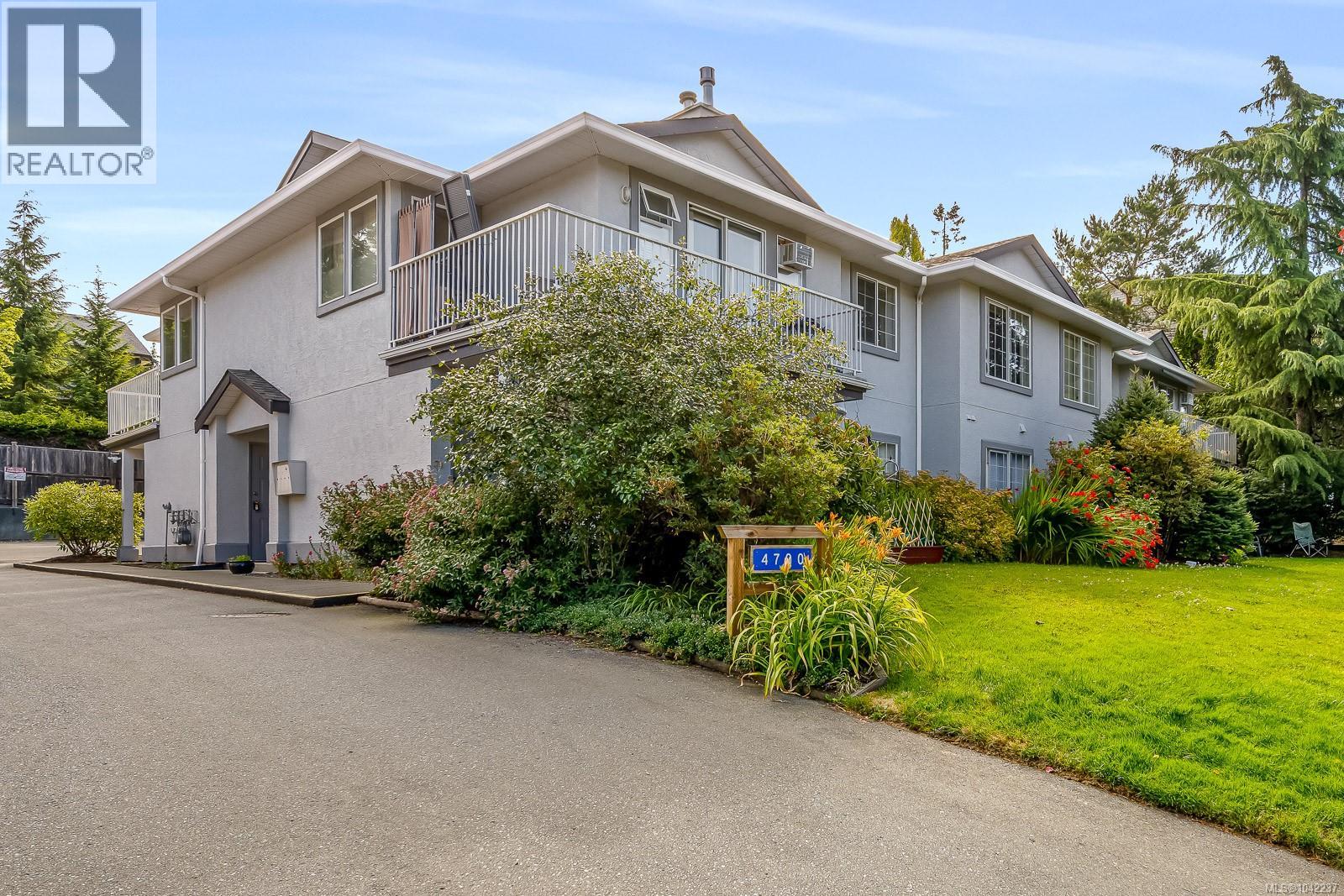 #103 4700 Alderwood Pl - 1
