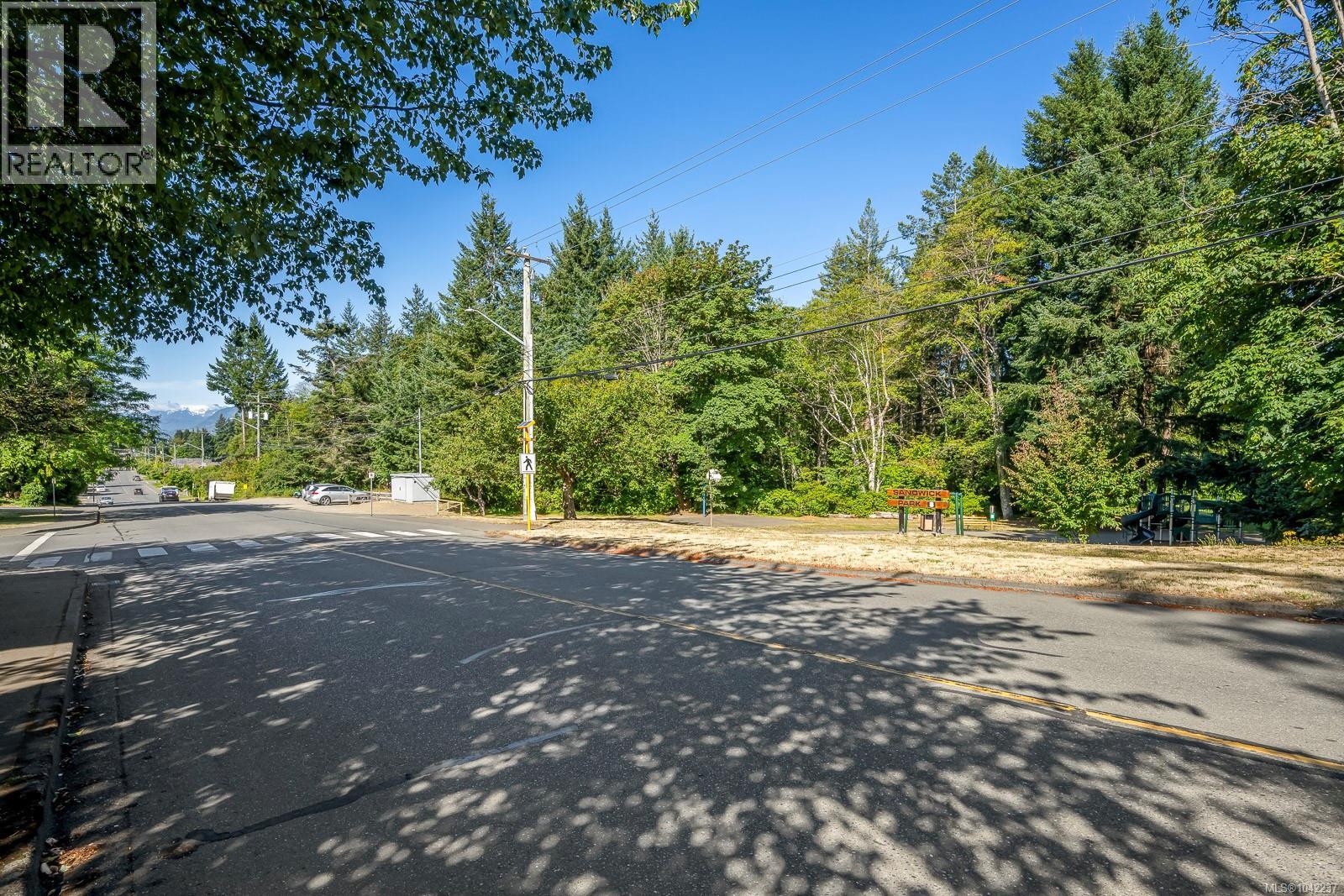#103 4700 Alderwood Pl - 34