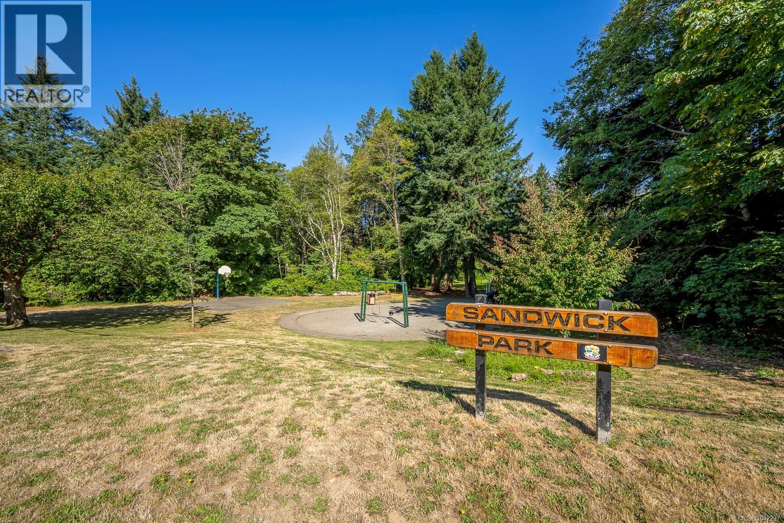 #103 4700 Alderwood Pl - 35
