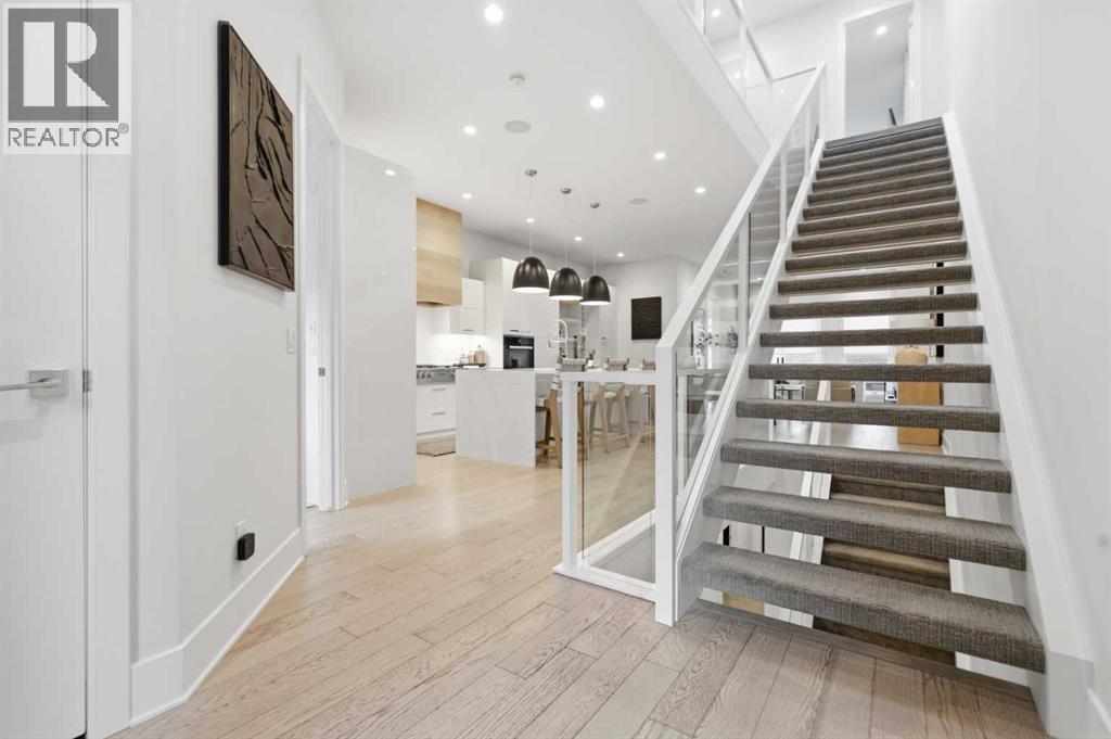4318 17 Street SW - photo 3