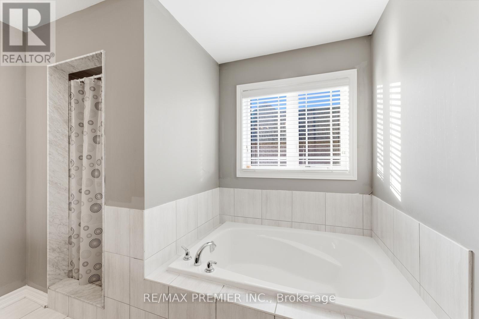 122 MCKENZIE WAY - 29