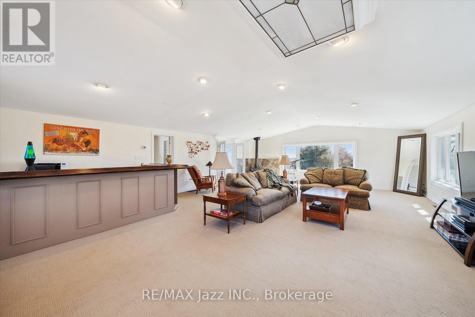 8733 LESKARD ROAD - 23