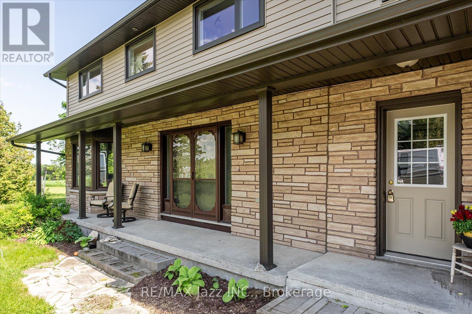 8733 LESKARD ROAD - 4