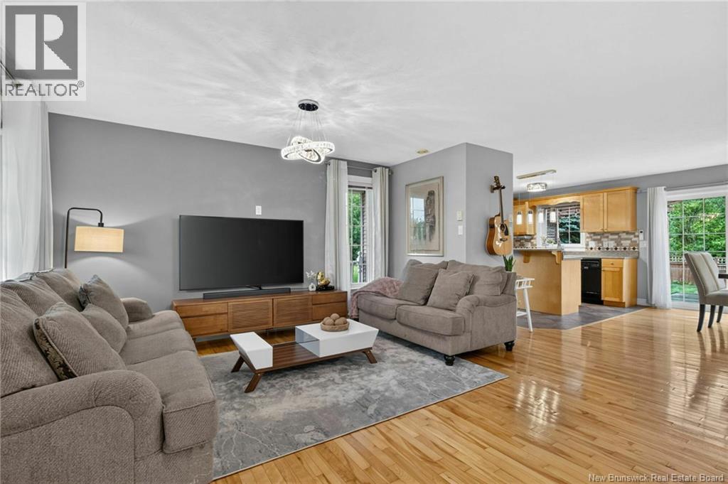 242 Doreen Crescent - Image 3