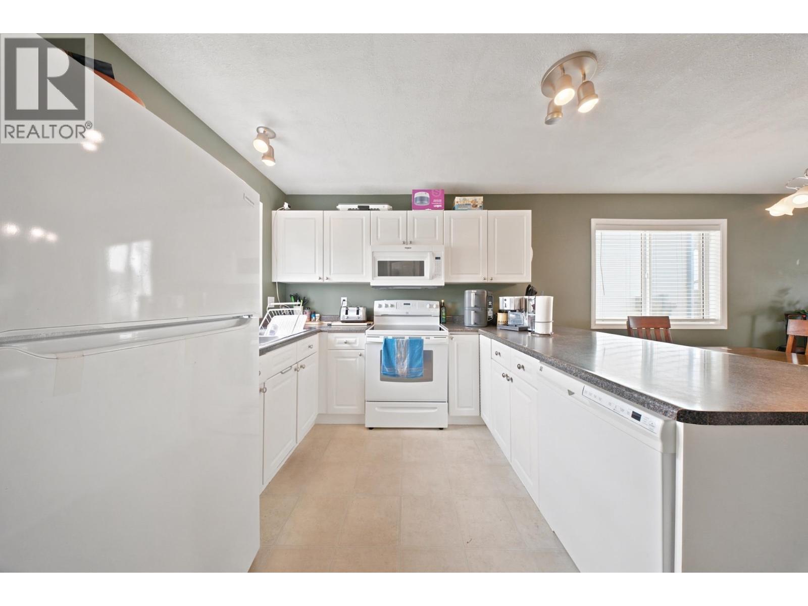 8016 88 AVENUE - 12