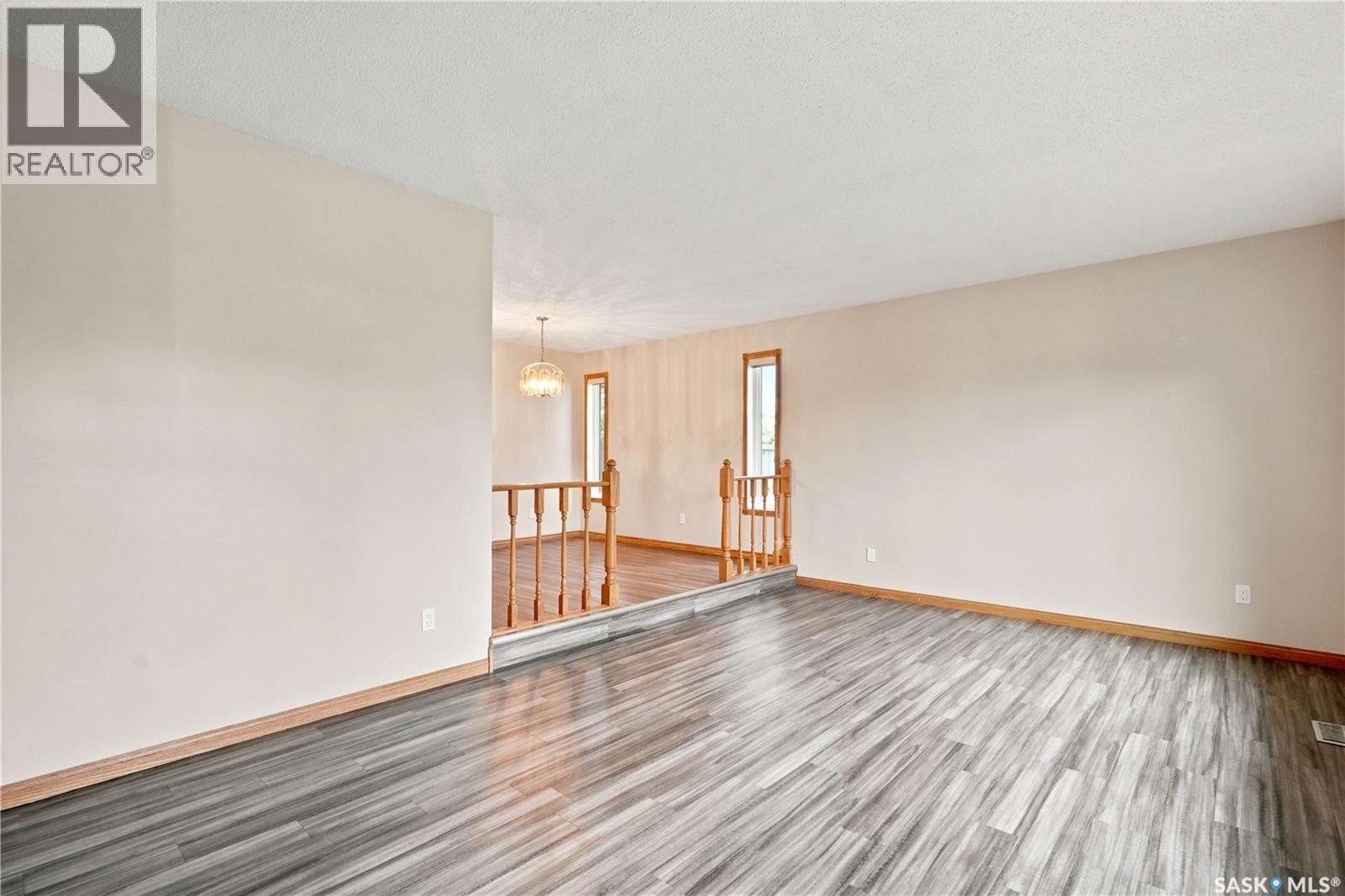 523 Spencer CRESCENT - 6