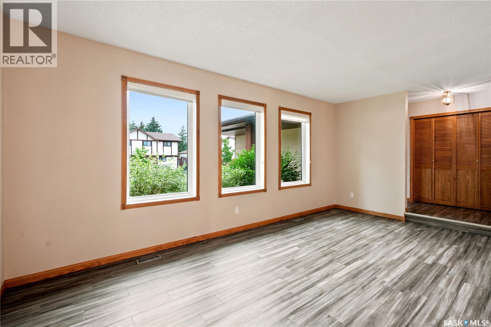 523 Spencer CRESCENT - 5