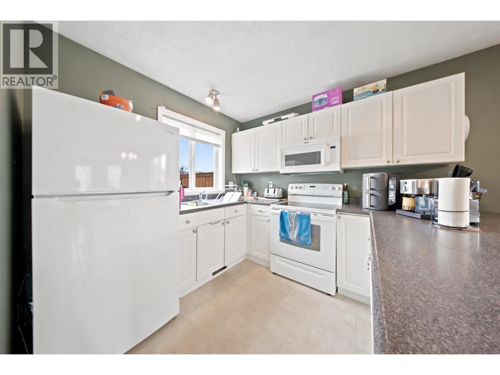 8016 88 AVENUE - 11